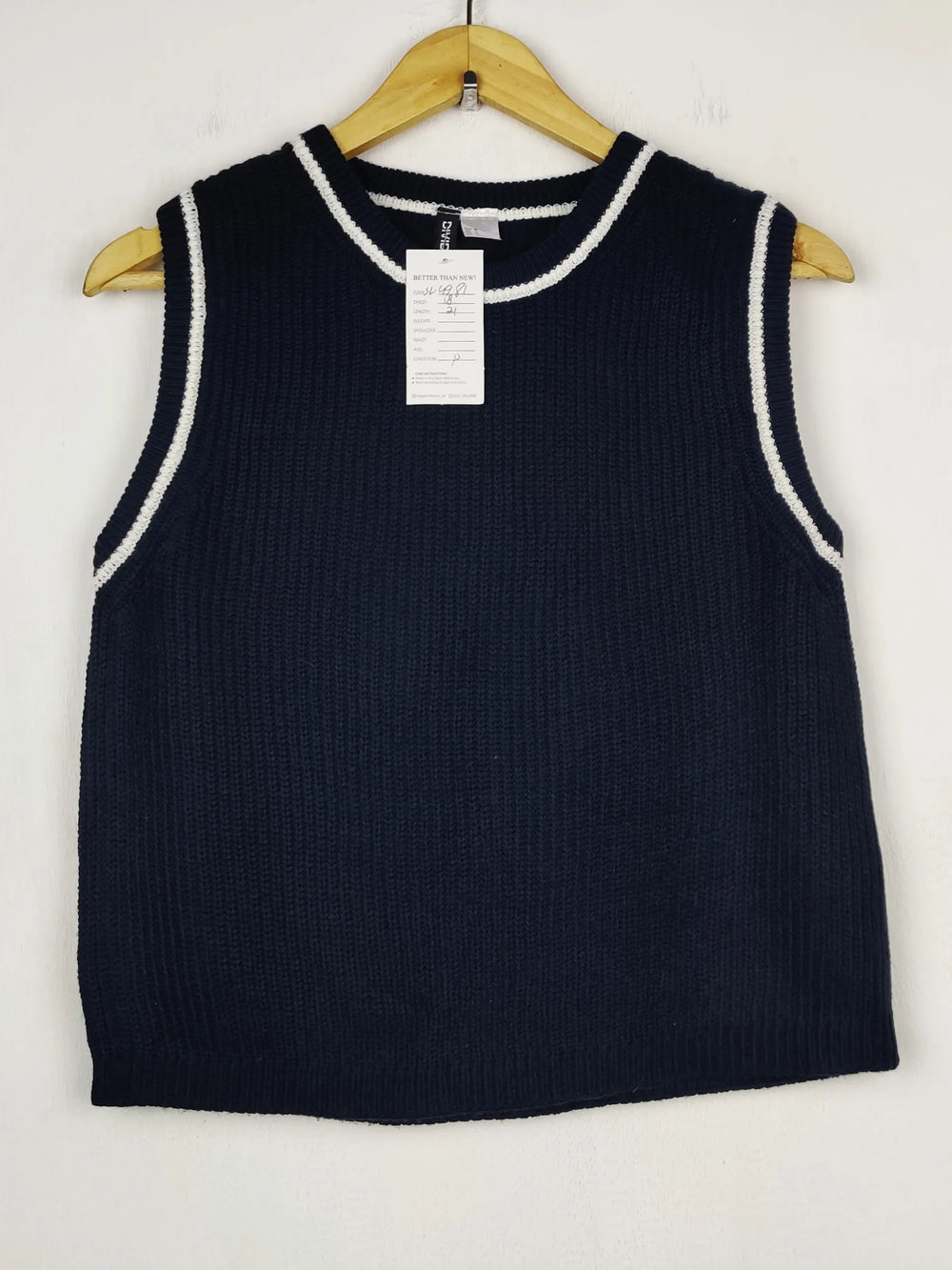 Buy online pre-used pre-loved 100% authentic & Original branded H&M (SL-4981) available in Pakistan. Top international brands avilable.