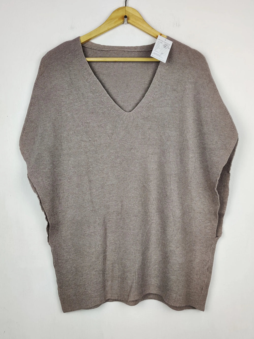 Buy online pre-used pre-loved 100% authentic & Original branded Unknown Brand (SL-4987) available in Pakistan. Top international brands avilable.