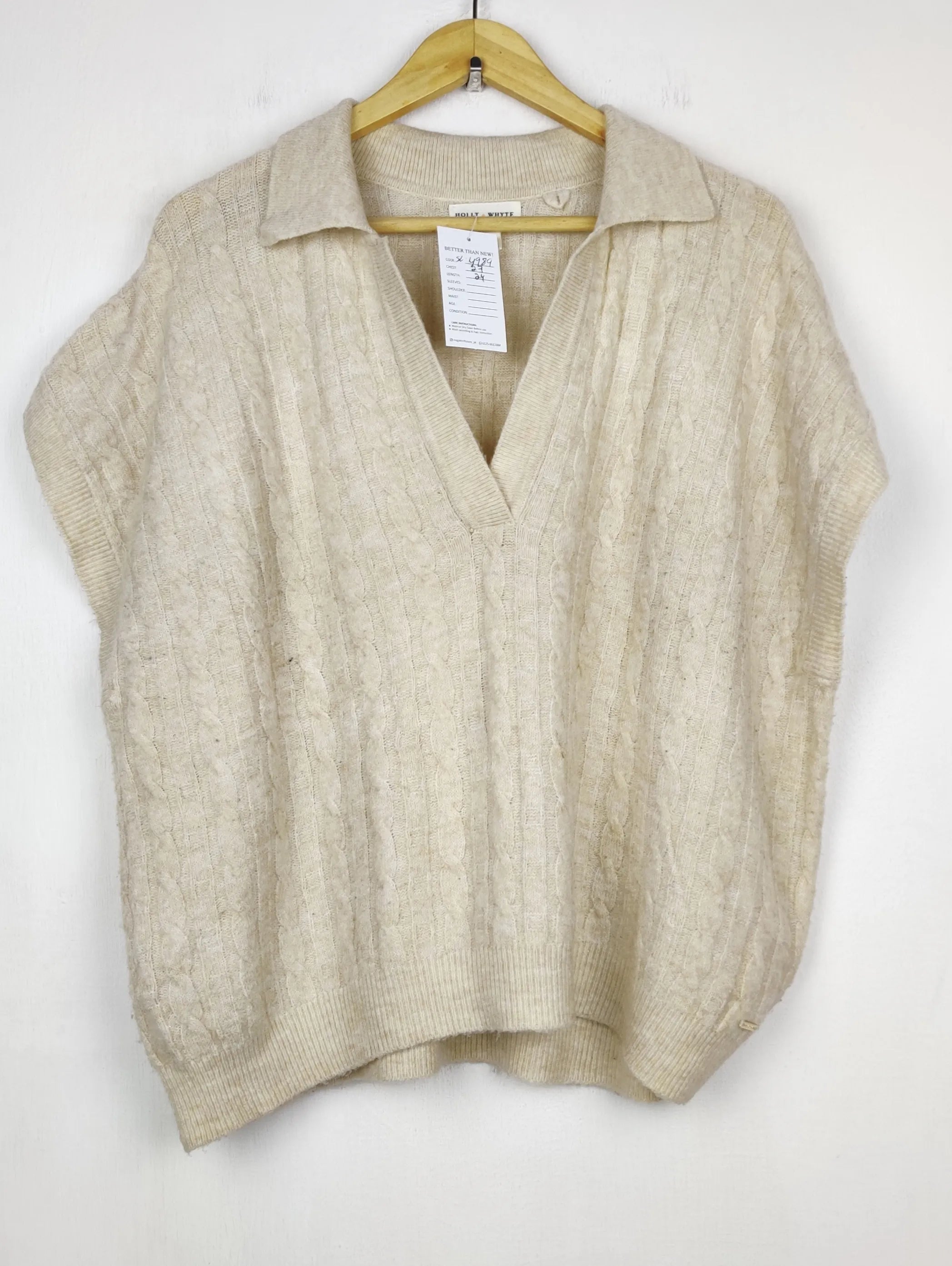 Buy online pre-used pre-loved 100% authentic & Original branded Holly Whyte (SL-4989) available in Pakistan. Top international brands avilable.