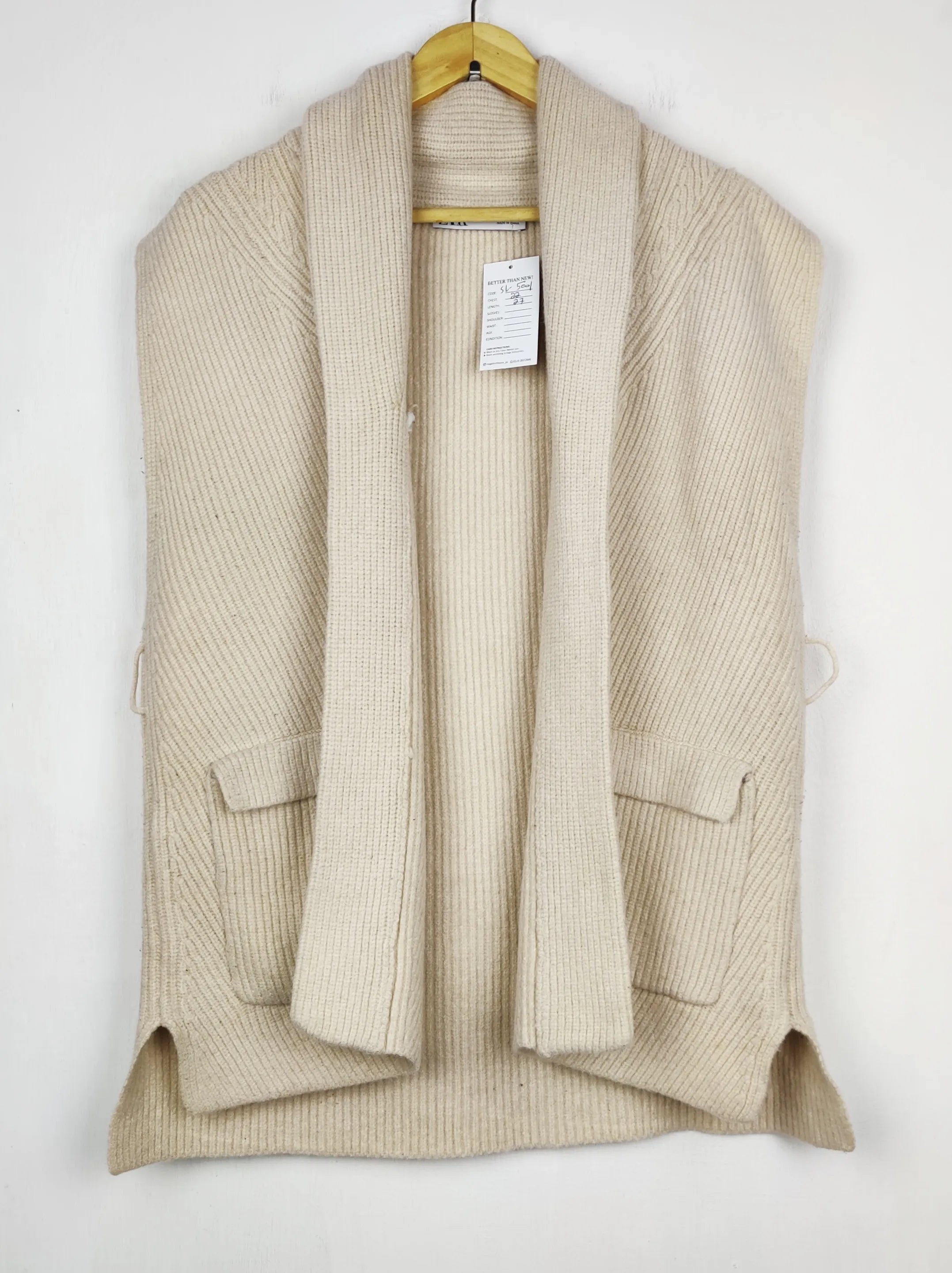 Buy online pre-used pre-loved 100% authentic & Original branded Zara (SL-5001) available in Pakistan. Top international brands avilable.