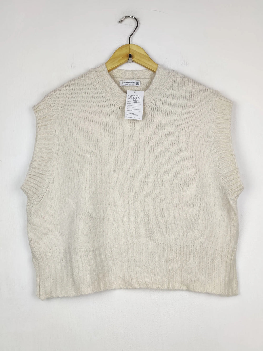 Buy online pre-used pre-loved 100% authentic & Original branded Stradivarius (SL-5034) available in Pakistan. Top international brands avilable.