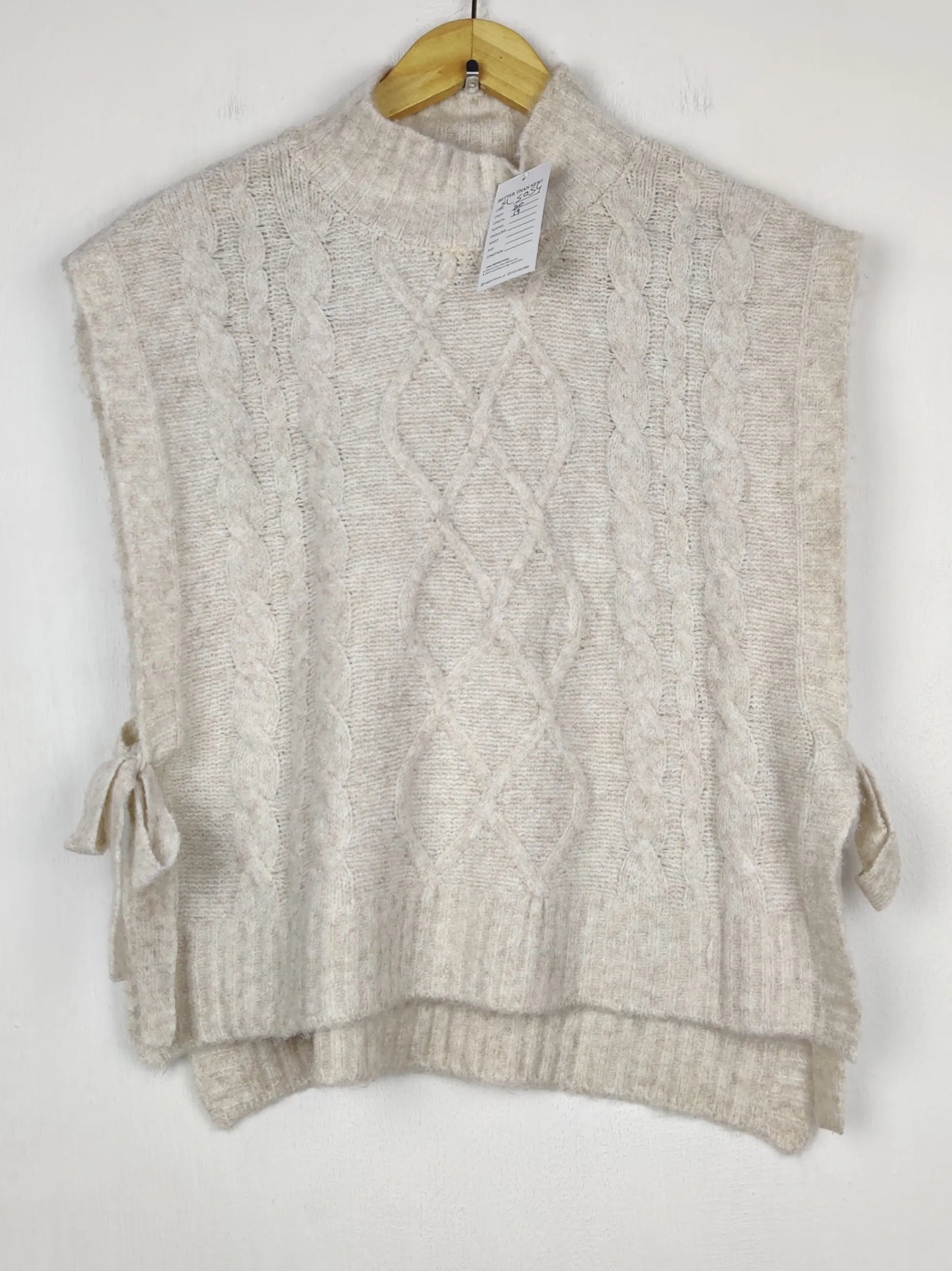 Buy online pre-used pre-loved 100% authentic & Original branded Unknown Brand (SL-5054) available in Pakistan. Top international brands avilable.
