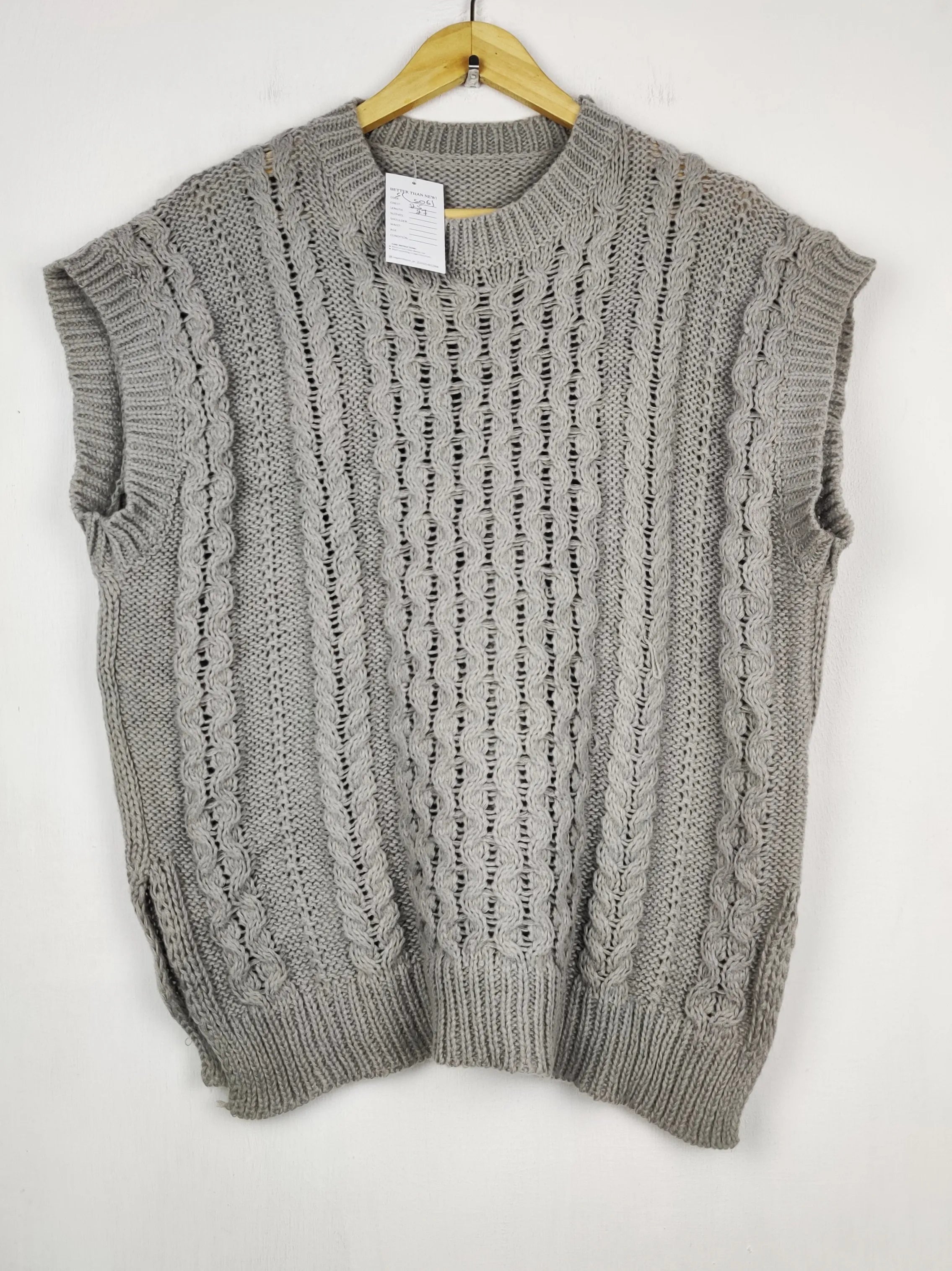 Buy online pre-used pre-loved 100% authentic & Original branded Unknown Brand (SL-5061) available in Pakistan. Top international brands avilable.
