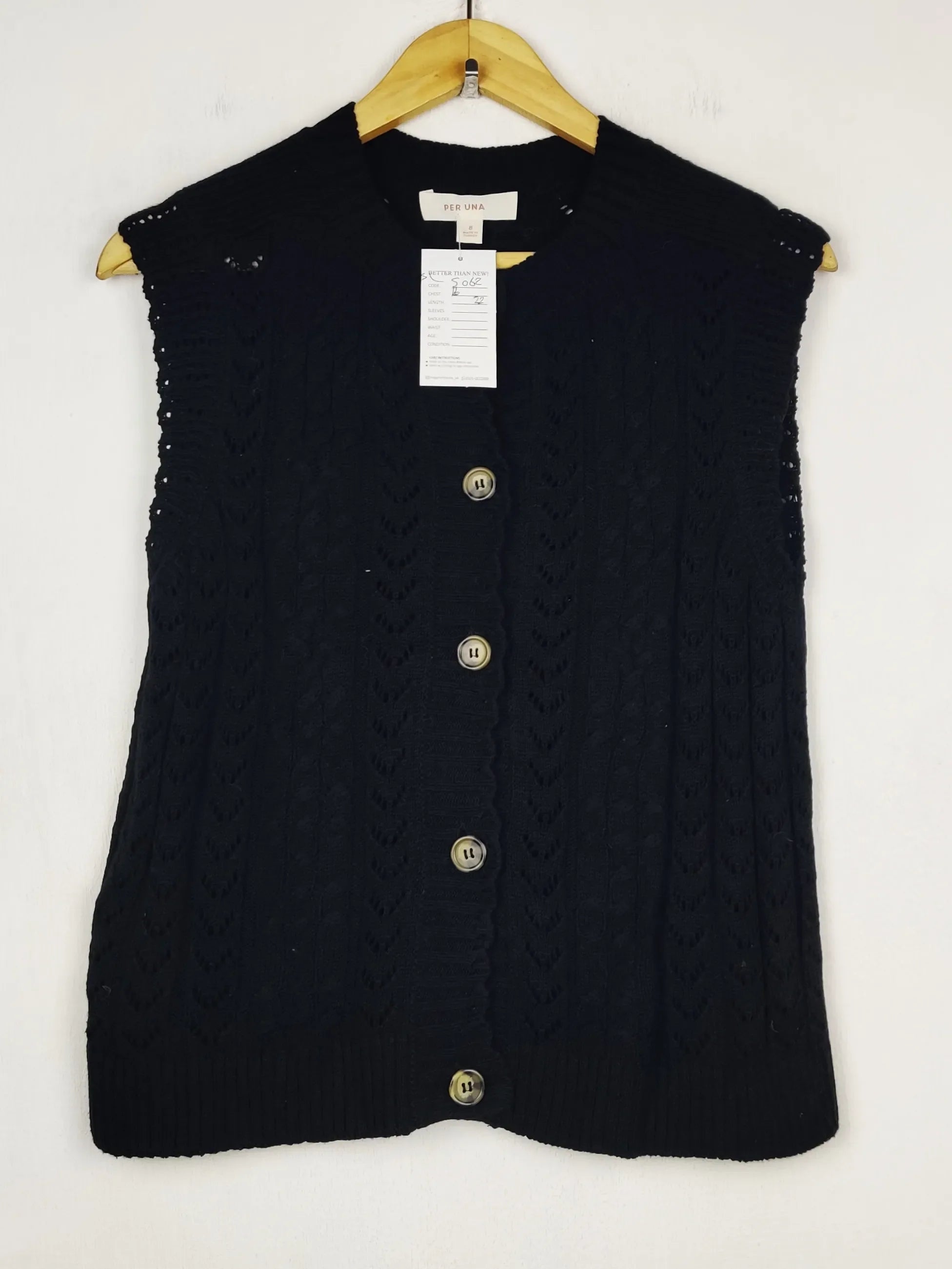 Buy online pre-used pre-loved 100% authentic & Original branded Peruna (SL-5064) available in Pakistan. Top international brands avilable.