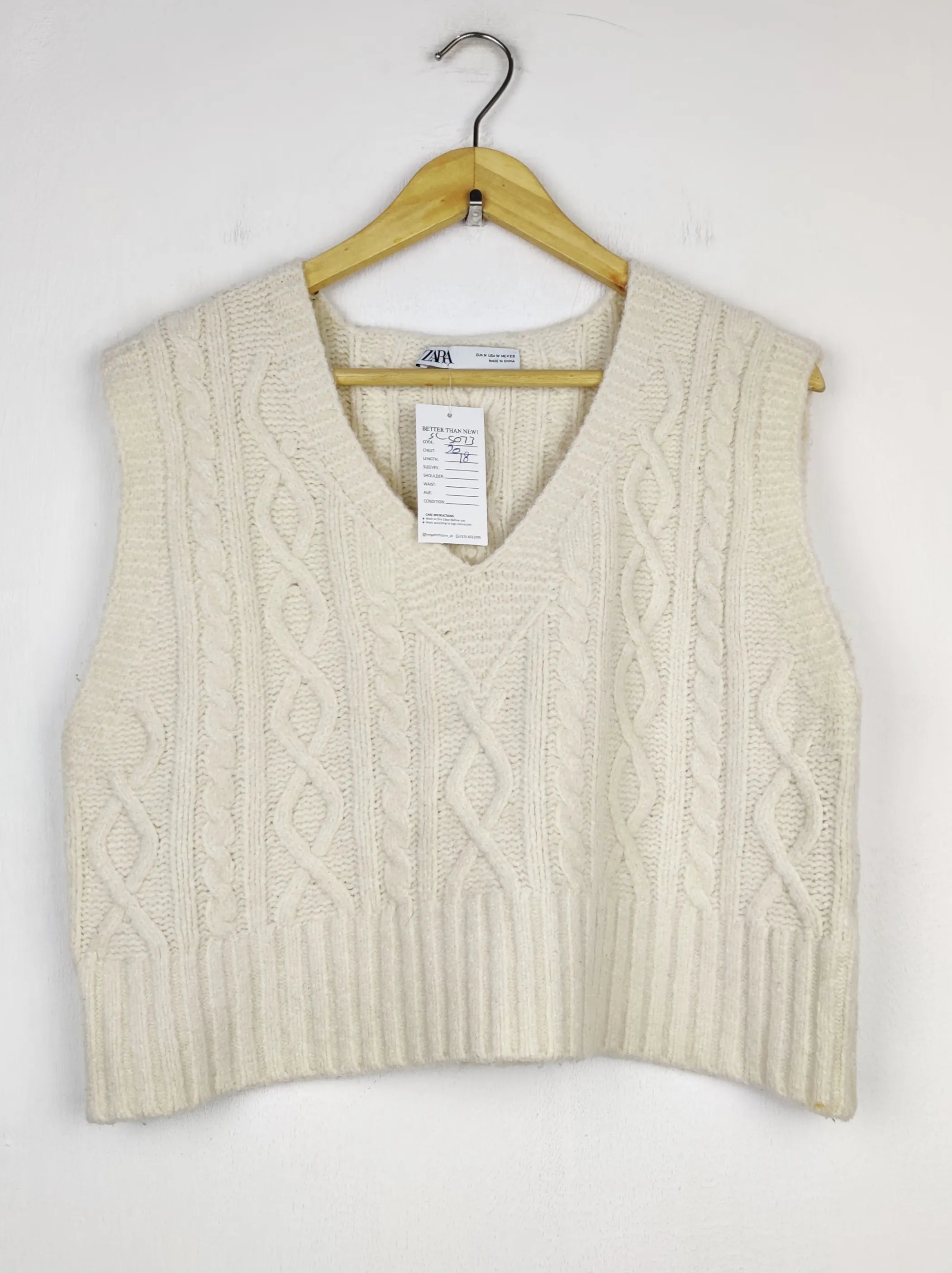 Buy online pre-used pre-loved 100% authentic & Original branded Zara (SL-5073) available in Pakistan. Top international brands avilable.