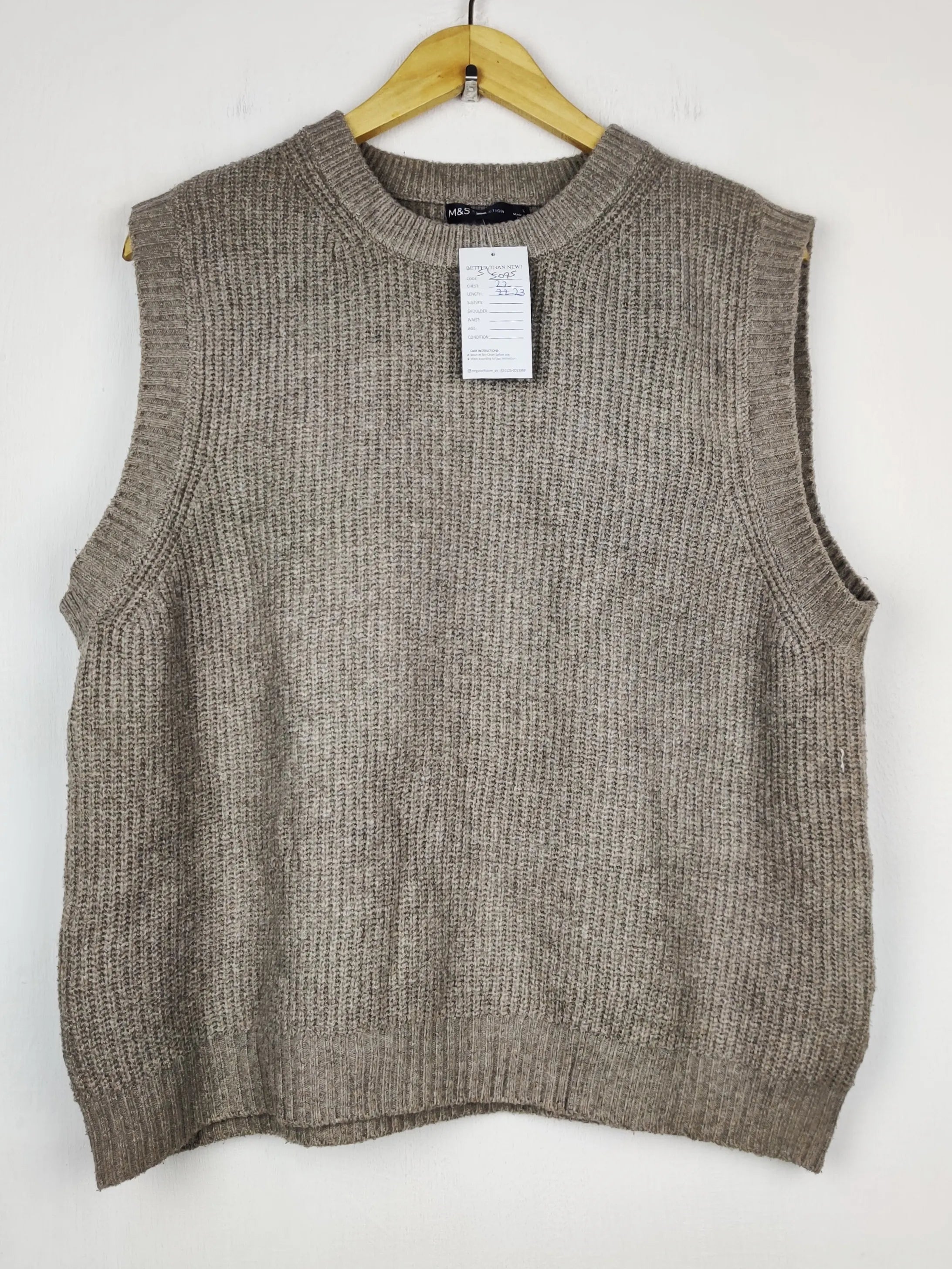 Buy online pre-used pre-loved 100% authentic & Original branded Marks & Spencer (SL-5095) available in Pakistan. Top international brands avilable.