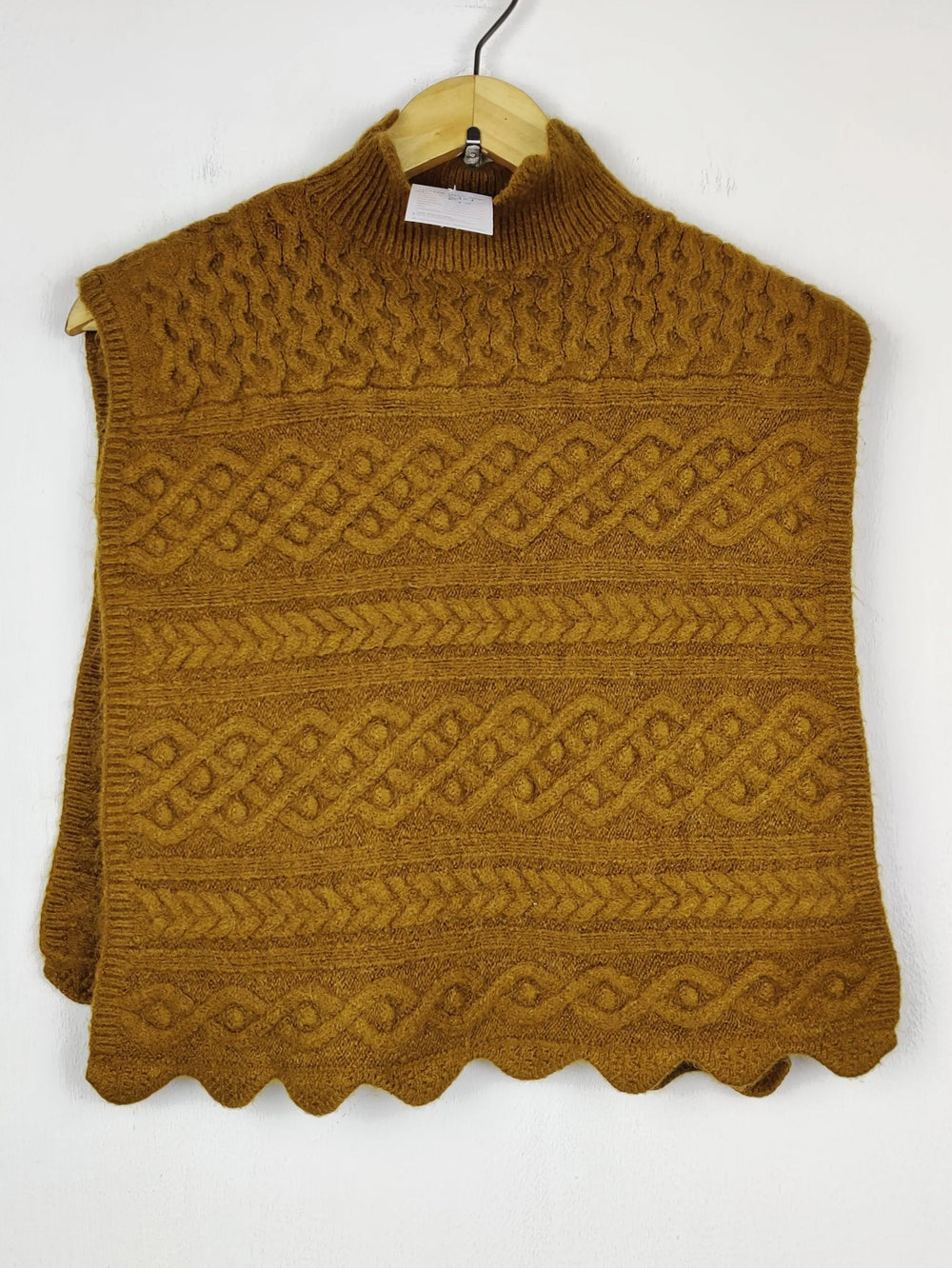 Buy online pre-used pre-loved 100% authentic & Original branded Zara (SL-5101) available in Pakistan. Top international brands avilable.