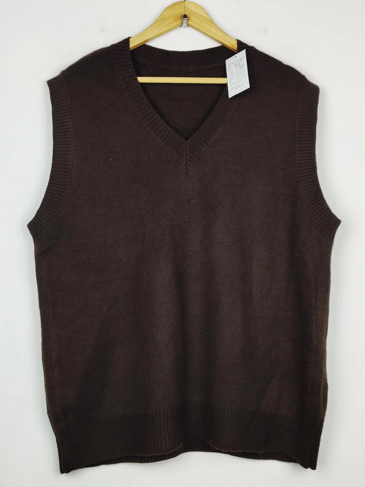 Buy online pre-used pre-loved 100% authentic & Original branded Unknown Brand (SL-5117) available in Pakistan. Top international brands avilable.