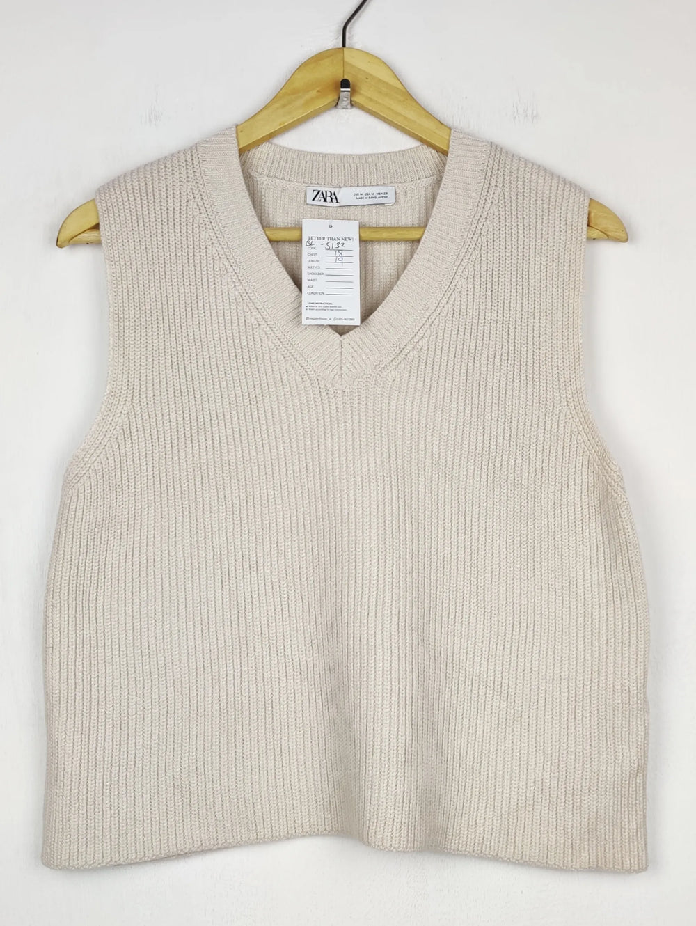 Buy online pre-used pre-loved 100% authentic & Original branded Zara (SL-5132) available in Pakistan. Top international brands avilable.