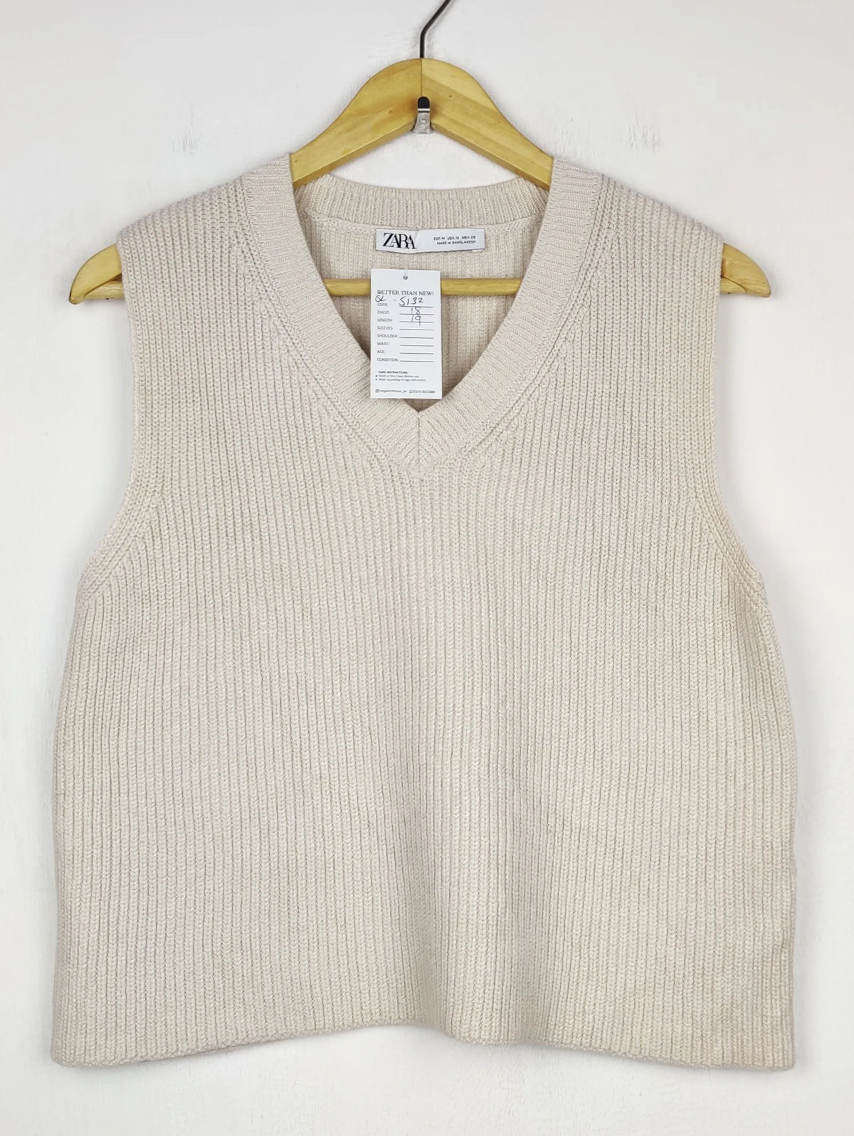 Buy online pre-used pre-loved 100% authentic & Original branded Zara (SL-5132) available in Pakistan. Top international brands avilable.