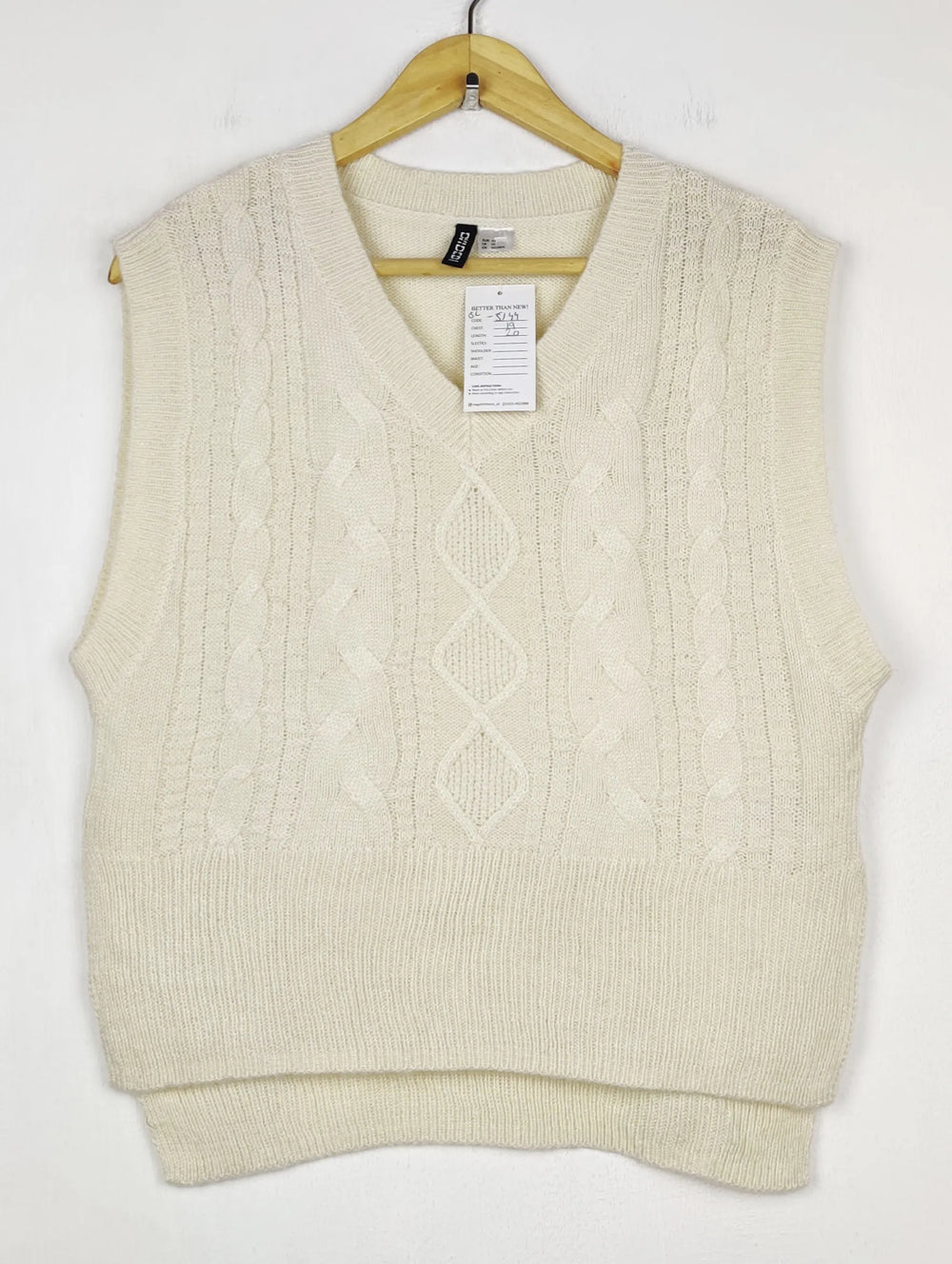 Buy online pre-used pre-loved 100% authentic & Original branded H&M (SL-5144) available in Pakistan. Top international brands avilable.