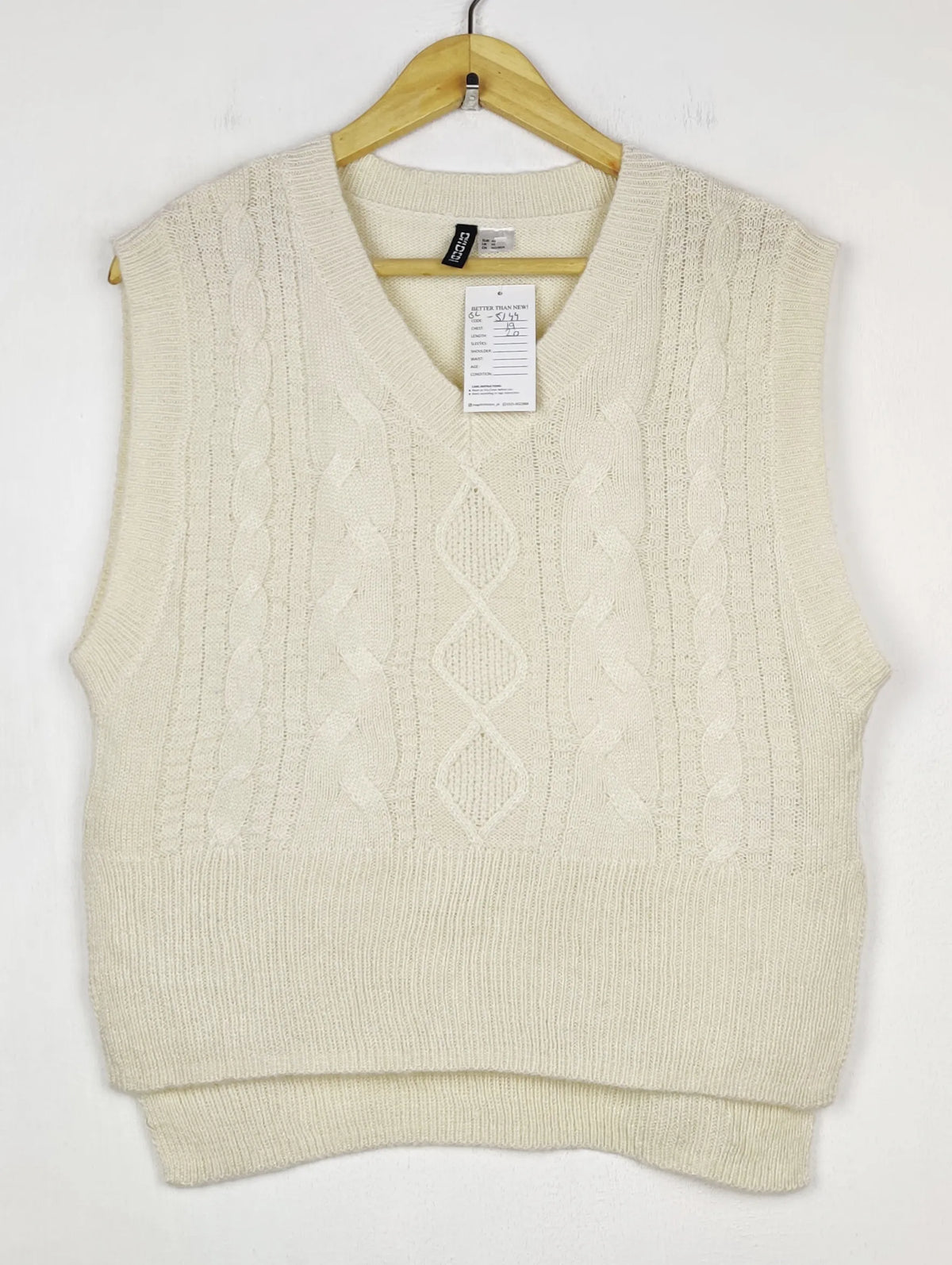 Buy online pre-used pre-loved 100% authentic & Original branded H&M (SL-5144) available in Pakistan. Top international brands avilable.
