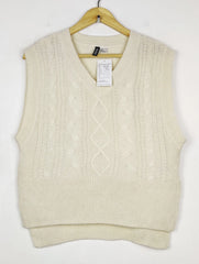 Buy online pre-used pre-loved 100% authentic & Original branded H&M (SL-5144) available in Pakistan. Top international brands avilable.