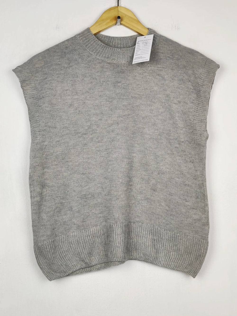 Buy online pre-used pre-loved 100% authentic & Original branded Unknown Brand (SL-5151) available in Pakistan. Top international brands avilable.