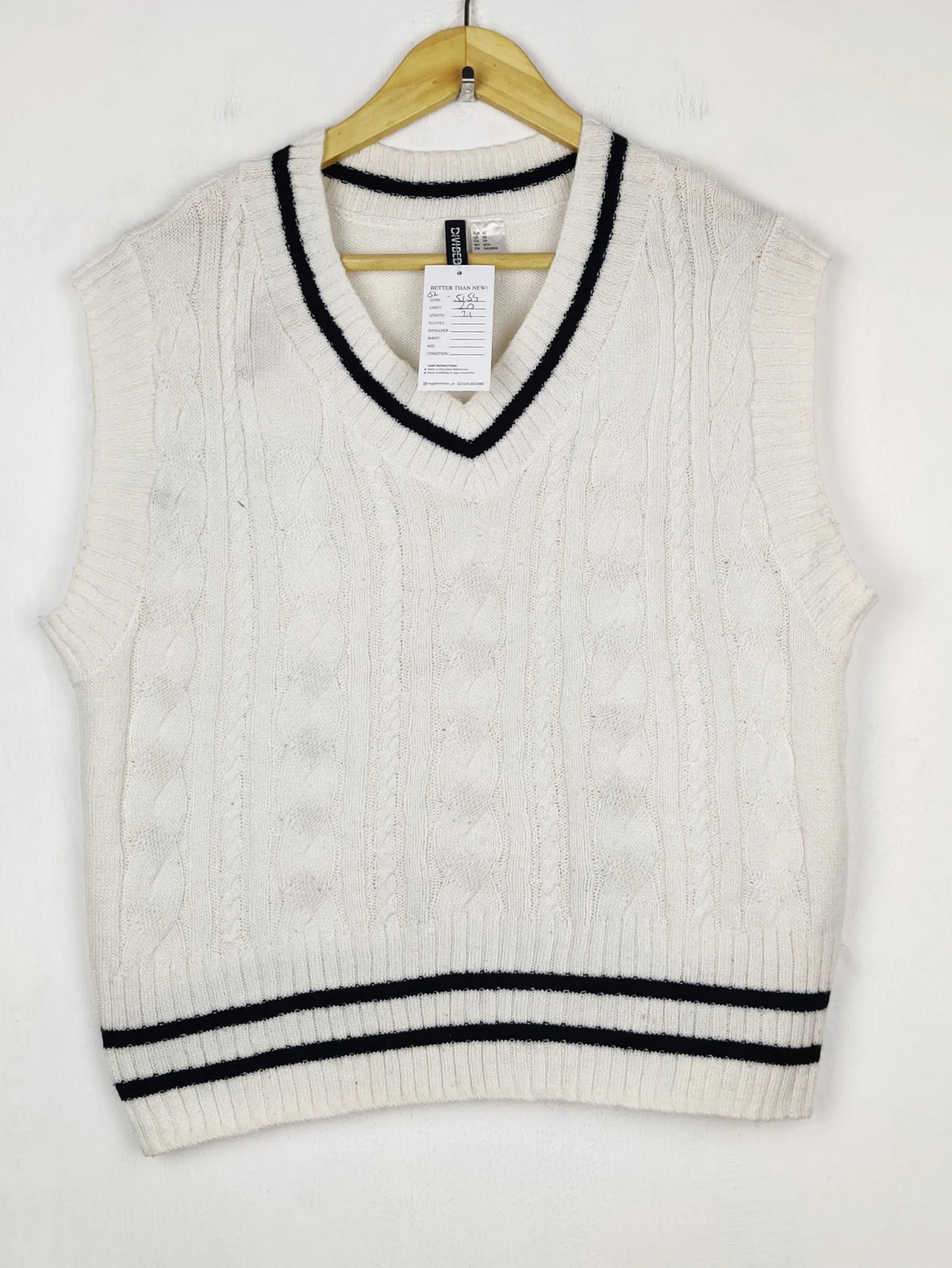 Buy online pre-used pre-loved 100% authentic & Original branded H&M (SL-5154) available in Pakistan. Top international brands avilable.