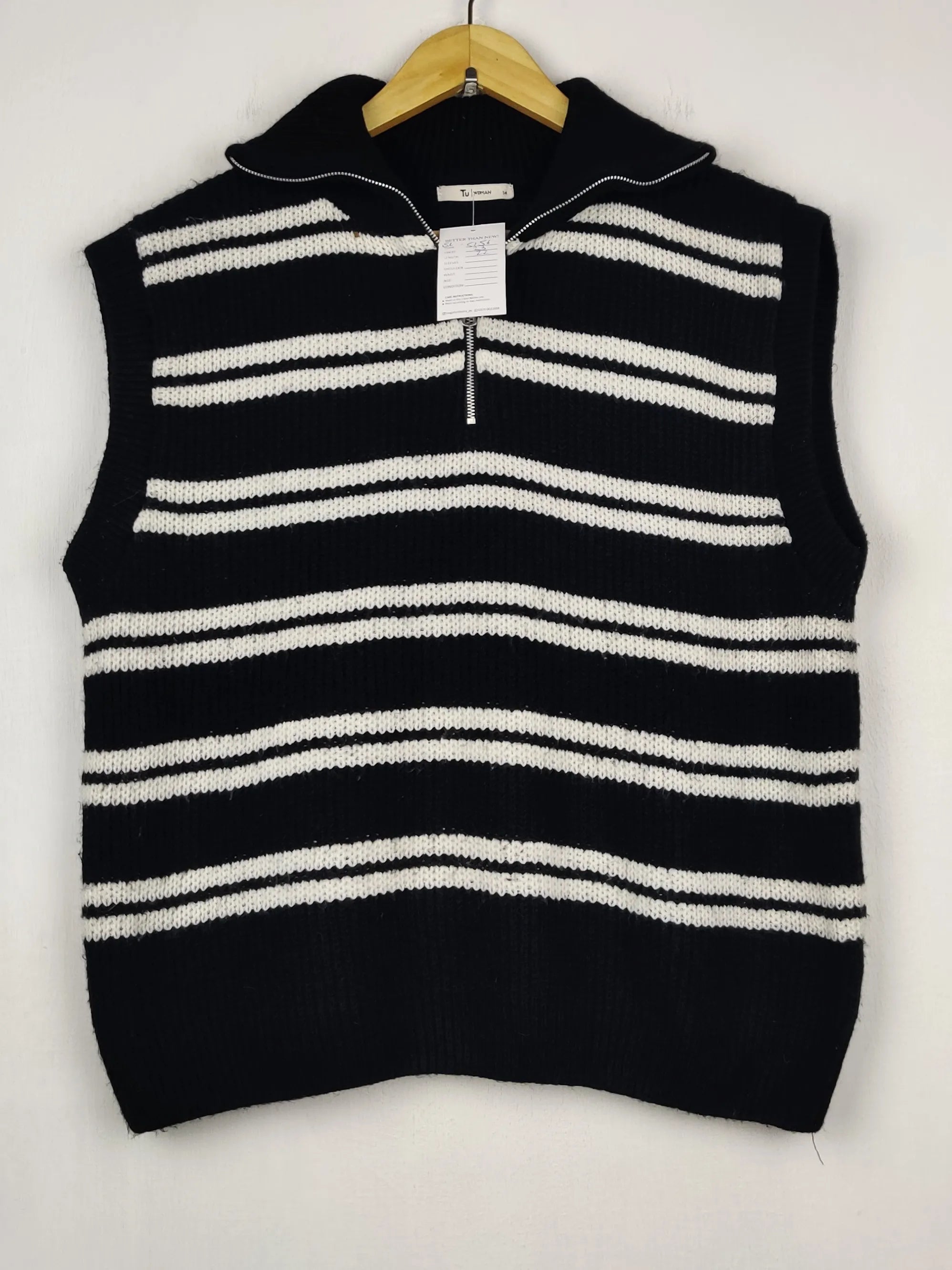 Buy online pre-used pre-loved 100% authentic & Original branded Tu (SL-5156) available in Pakistan. Top international brands avilable.