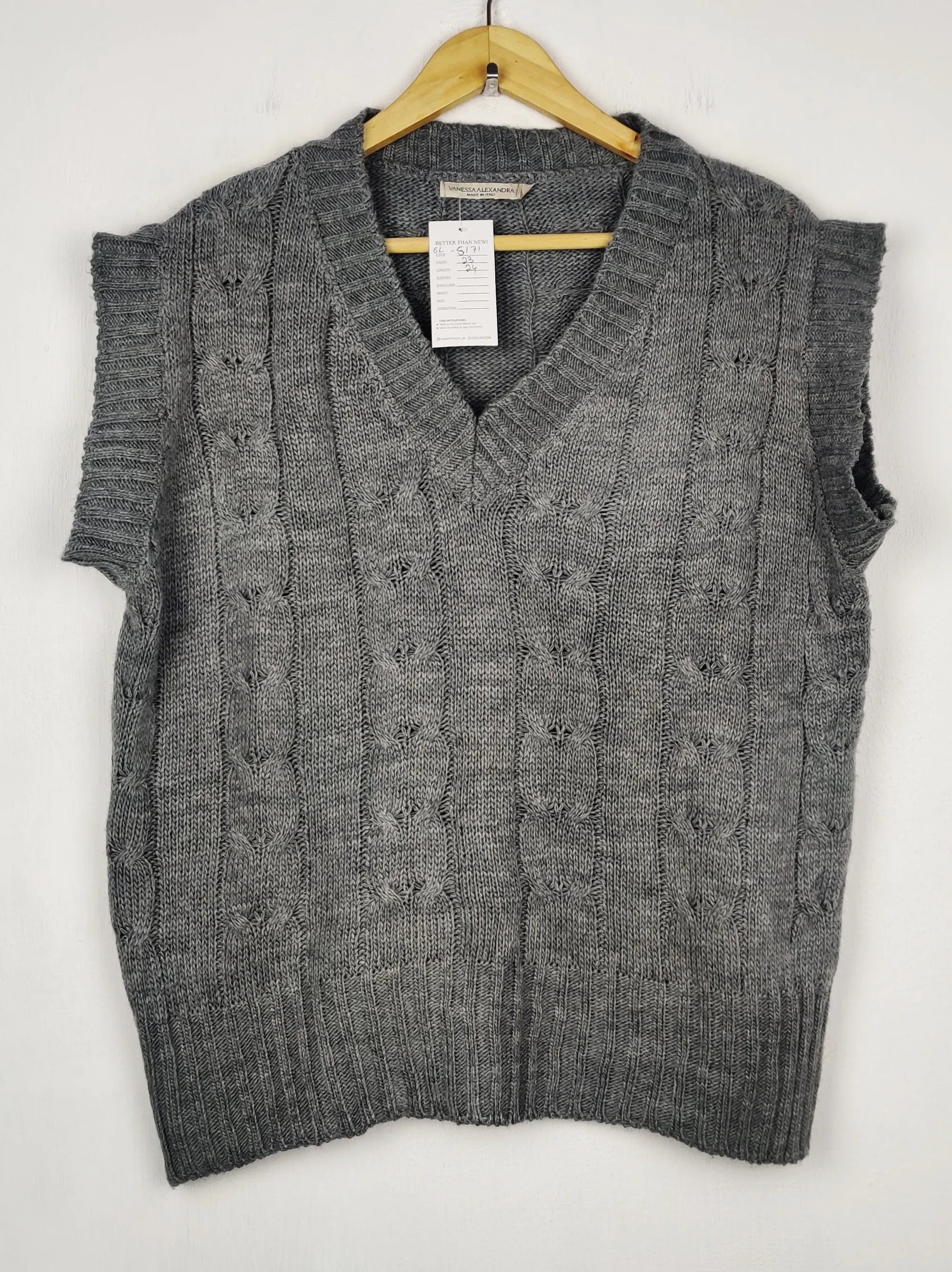 Buy online pre-used pre-loved 100% authentic & Original branded Vanessa Alexandra (SL-5171) available in Pakistan. Top international brands avilable.