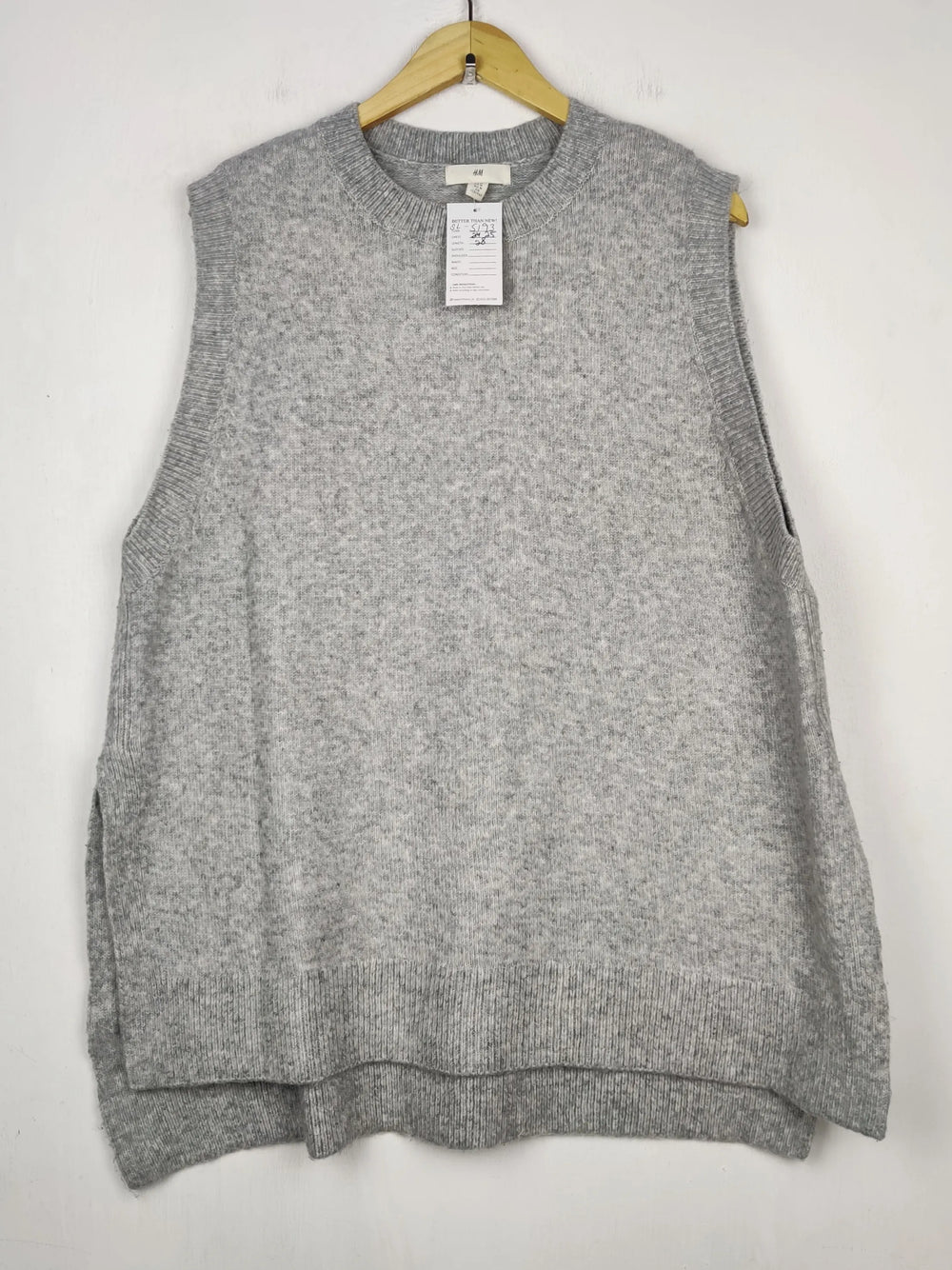 Buy online pre-used pre-loved 100% authentic & Original branded H&M (SL-5193) available in Pakistan. Top international brands avilable.