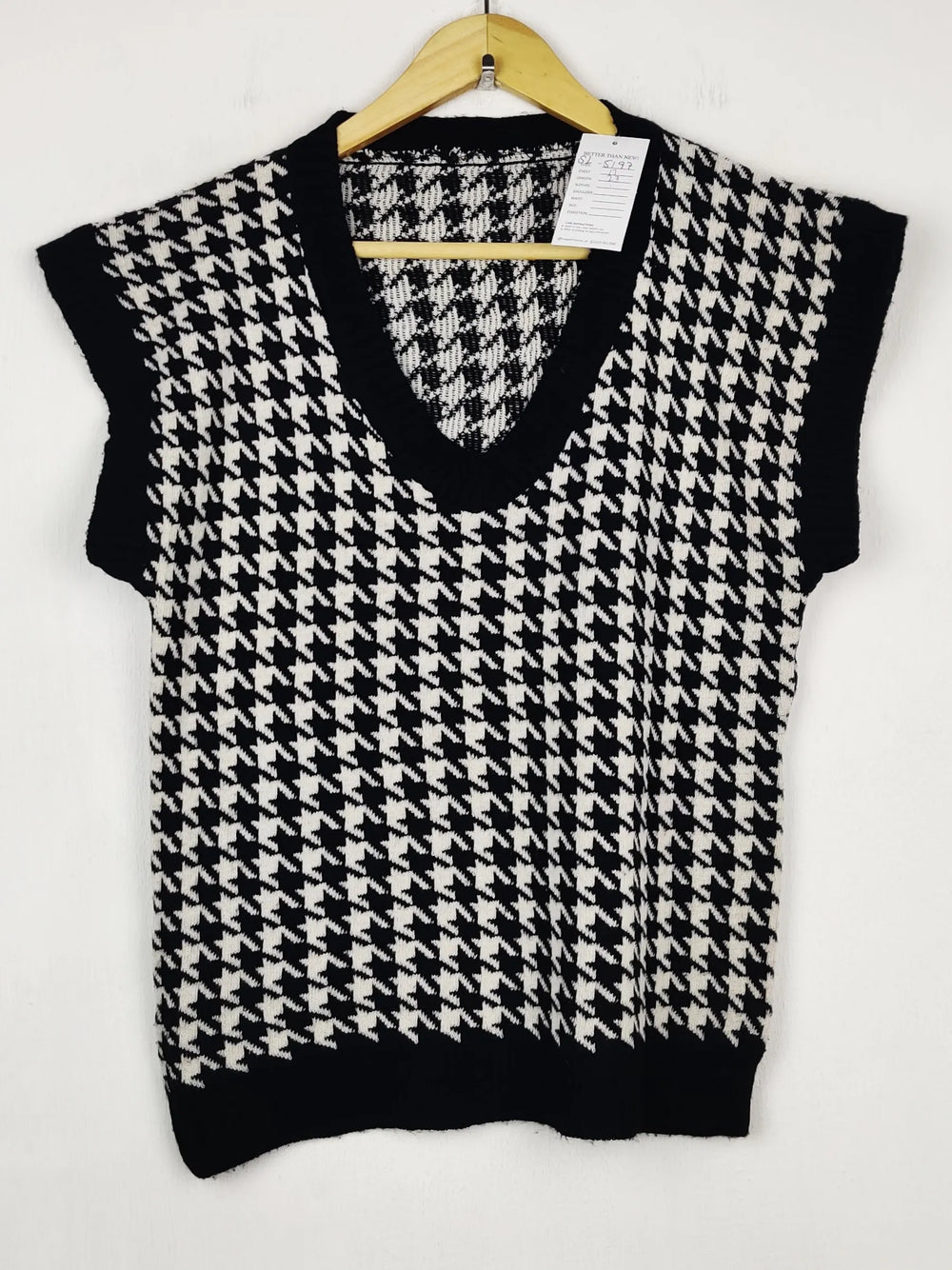 Buy online pre-used pre-loved 100% authentic & Original branded Unknown Brand (SL-5197) available in Pakistan. Top international brands avilable.