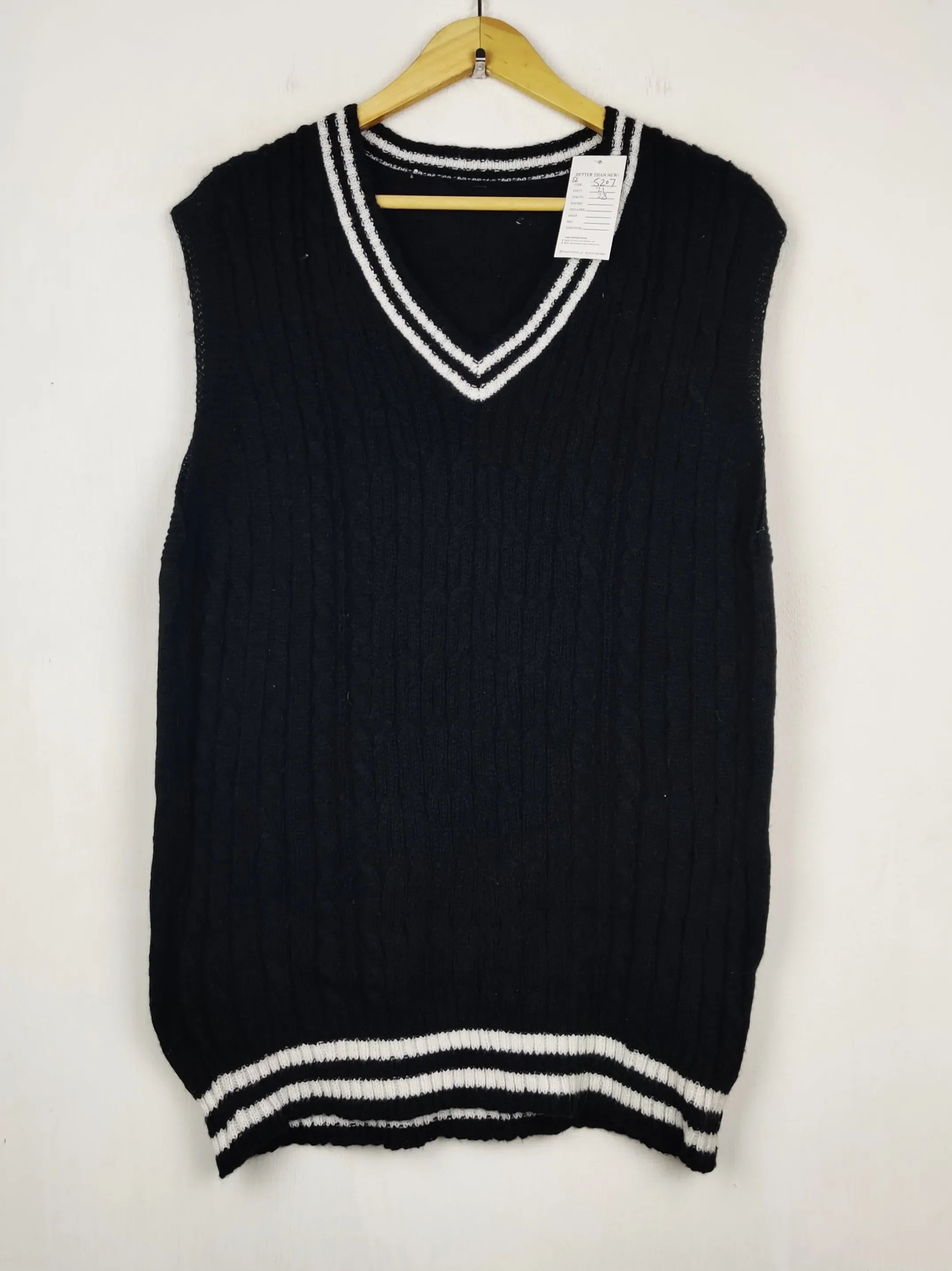 Buy online pre-used pre-loved 100% authentic & Original branded Unknown Brand (SL-5207) available in Pakistan. Top international brands avilable.