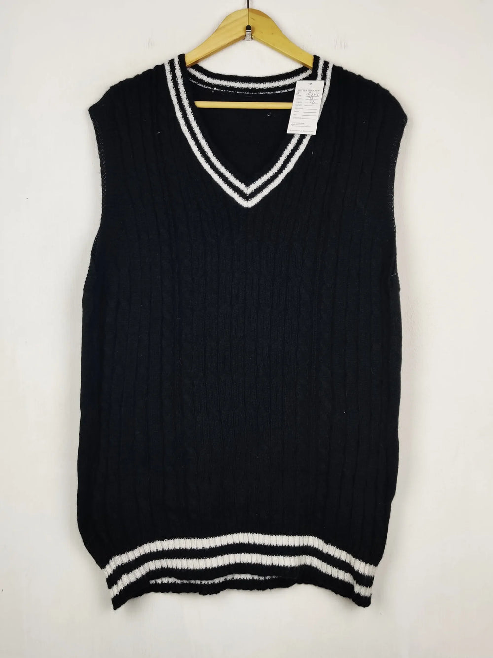 Buy online pre-used pre-loved 100% authentic & Original branded Unknown Brand (SL-5207) available in Pakistan. Top international brands avilable.