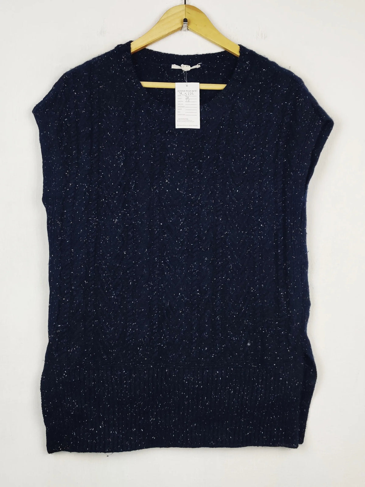 Buy online pre-used pre-loved 100% authentic & Original branded H&M (SL-5226) available in Pakistan. Top international brands avilable.