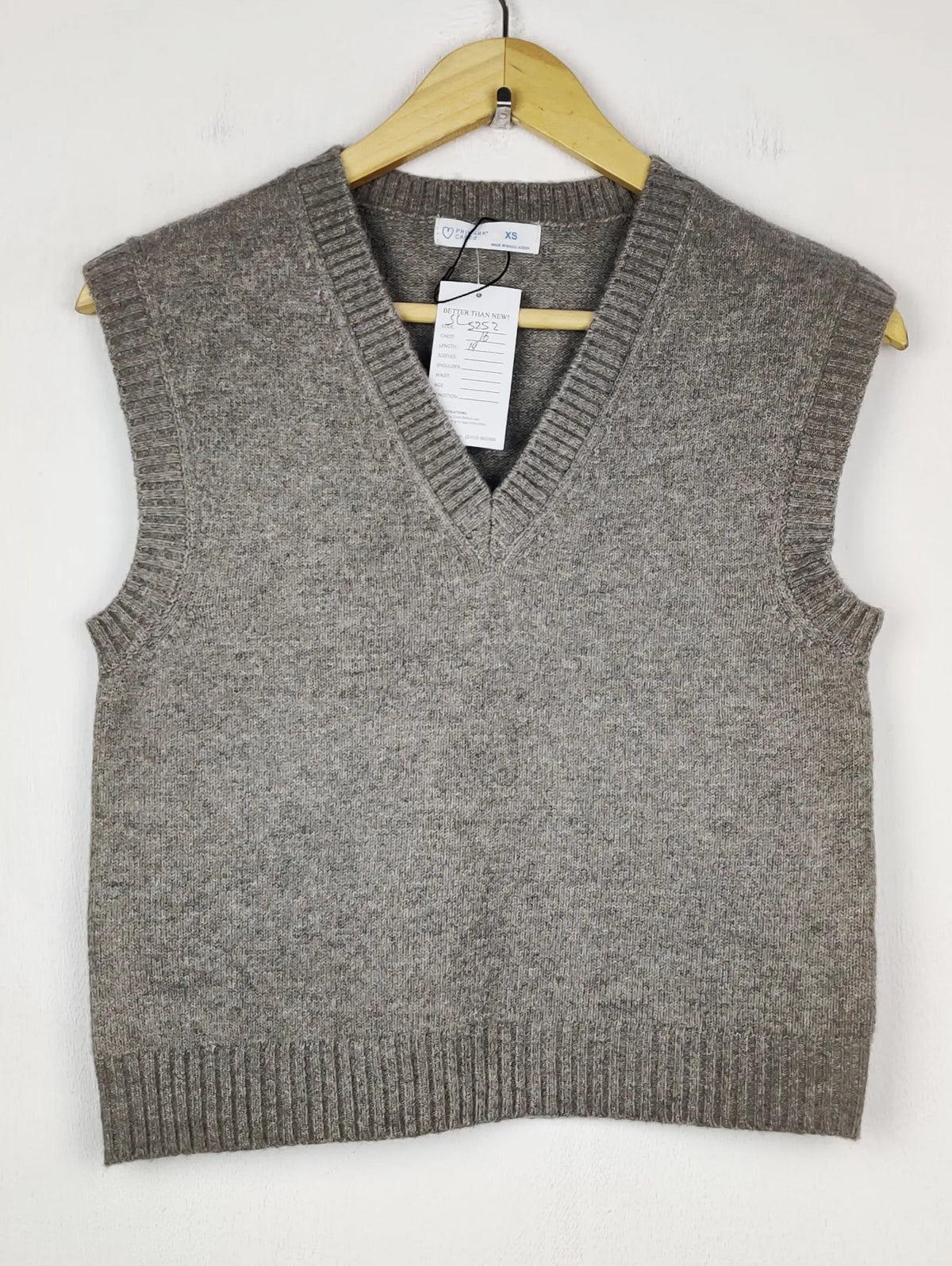 Buy online pre-used pre-loved 100% authentic & Original branded Primark (SL-5252) available in Pakistan. Top international brands avilable.