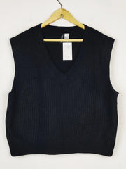 Buy online pre-used pre-loved 100% authentic & Original branded H&M (SL-5257) available in Pakistan. Top international brands avilable.
