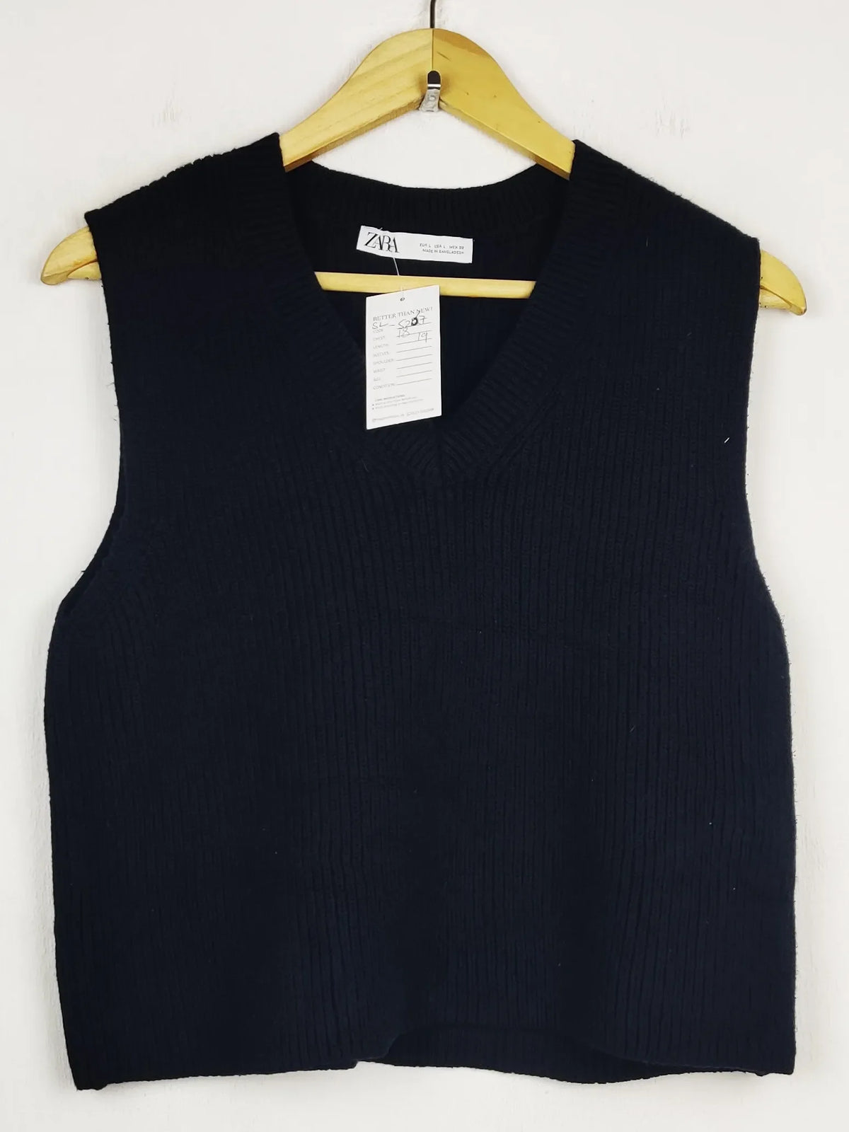 Buy online pre-used pre-loved 100% authentic & Original branded Zara (SL-5267) available in Pakistan. Top international brands avilable.