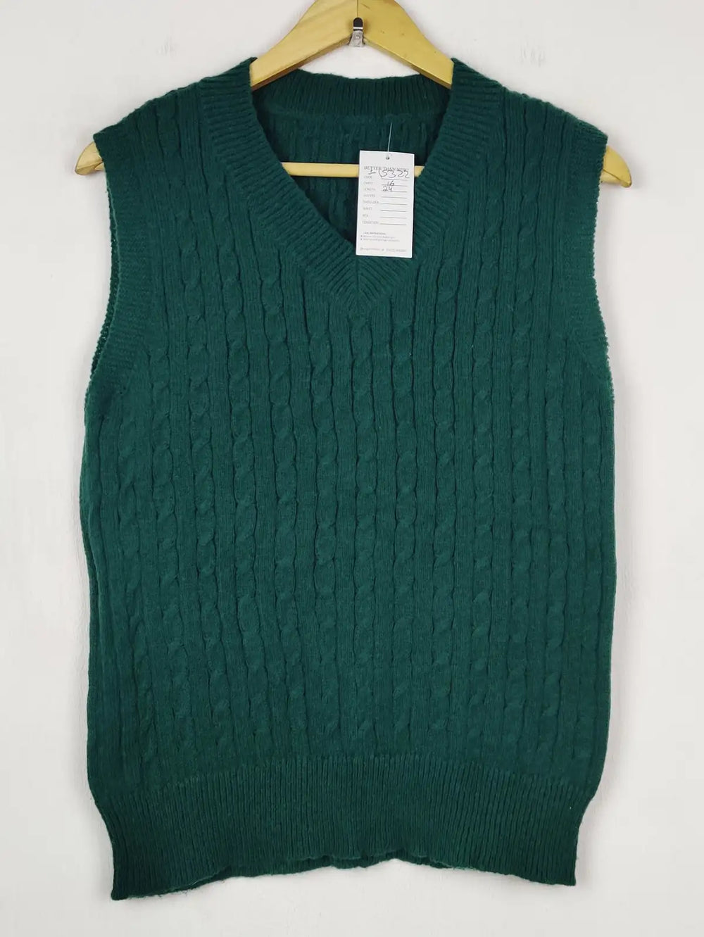 Buy online pre-used pre-loved 100% authentic & Original branded Unknown Brand (SL-5322) available in Pakistan. Top international brands avilable.