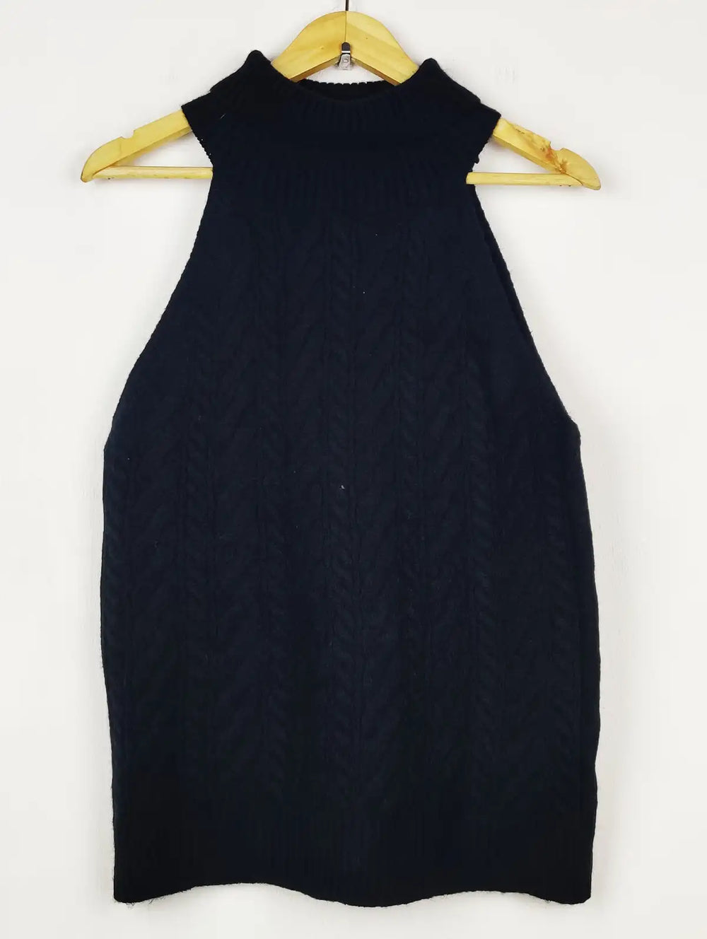 Buy online pre-used pre-loved 100% authentic & Original branded In The Style (SL-5340) available in Pakistan. Top international brands avilable.