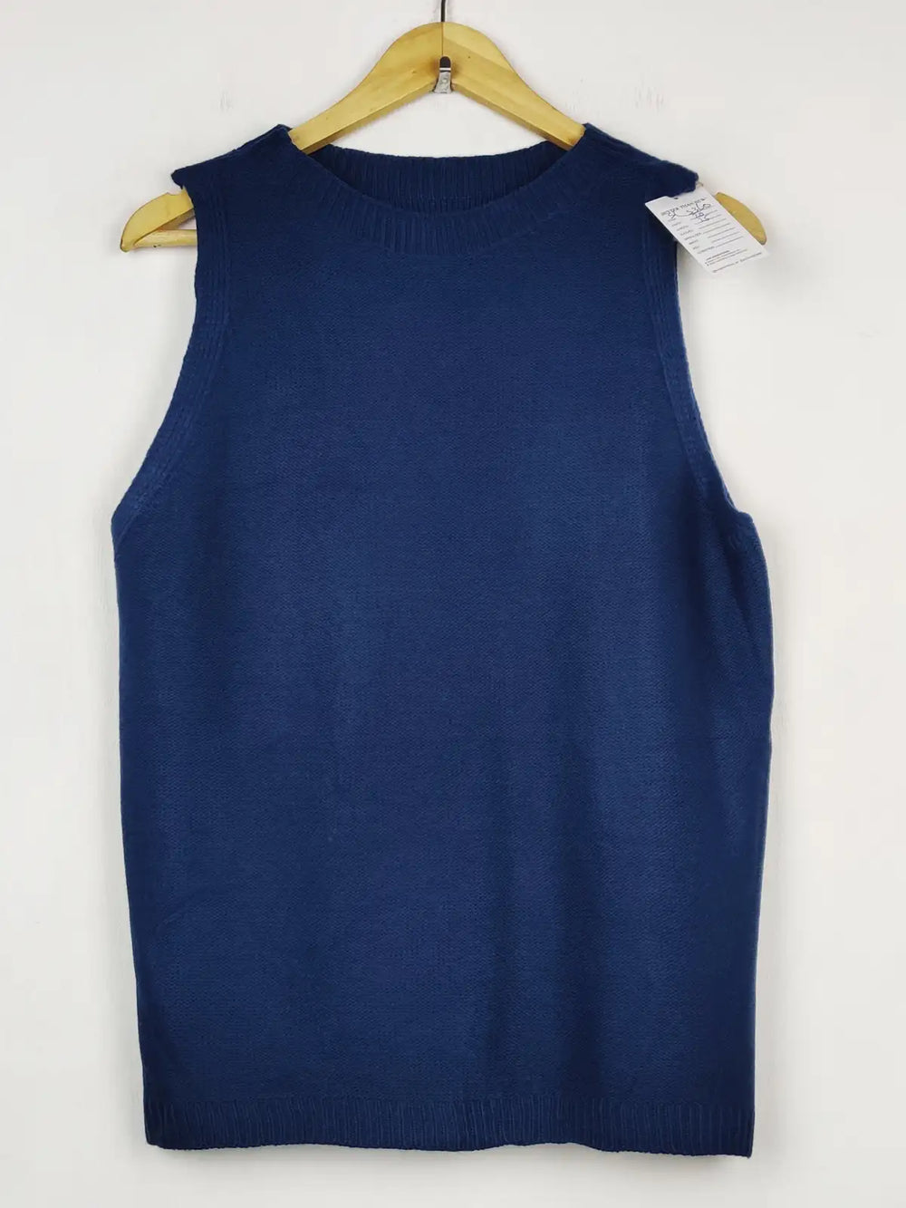 Buy online pre-used pre-loved 100% authentic & Original branded Unknown Brand (SL-5360) available in Pakistan. Top international brands avilable.