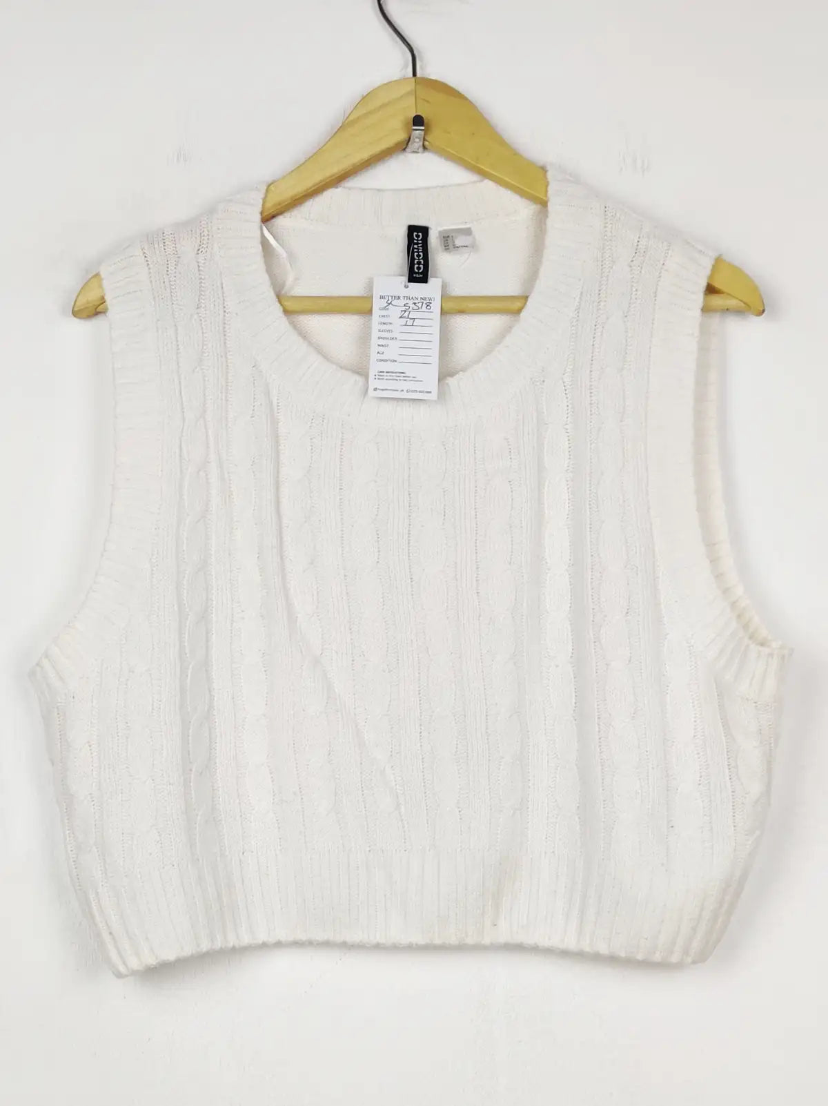 Buy online pre-used pre-loved 100% authentic & Original branded H&M (SL-5378) available in Pakistan. Top international brands avilable.