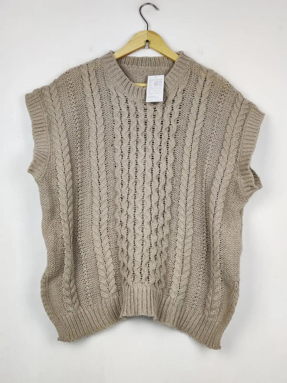 Buy online pre-used pre-loved 100% authentic & Original branded Unknown Brand (SL-5399) available in Pakistan. Top international brands avilable.