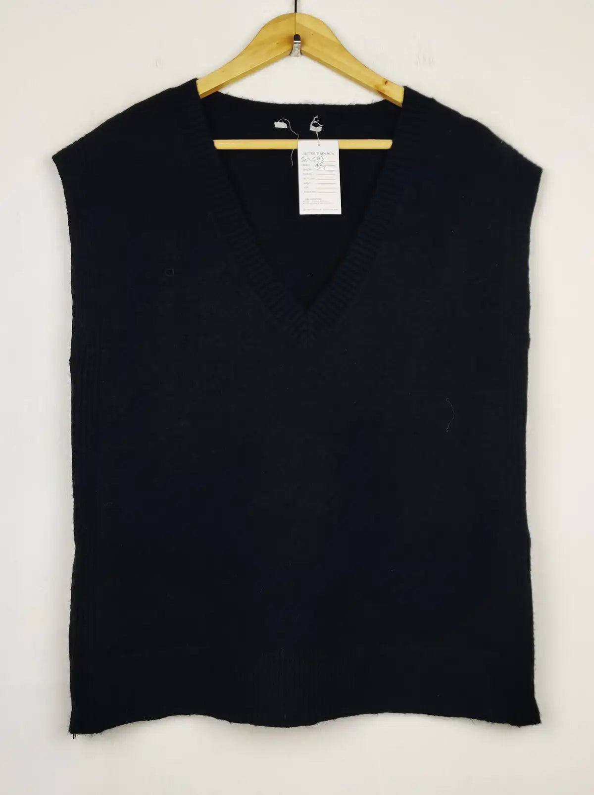 Buy online pre-used pre-loved 100% authentic & Original branded Unknown Brand (SL-5431) available in Pakistan. Top international brands avilable.