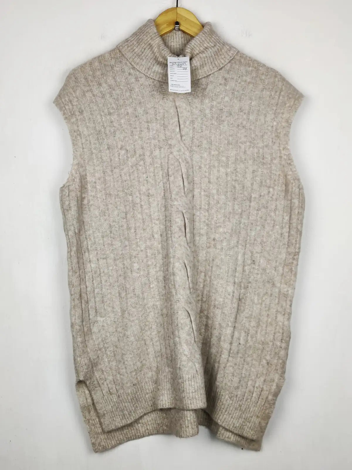 Buy online pre-used pre-loved 100% authentic & Original branded F&F (SL-5442) available in Pakistan. Top international brands avilable.