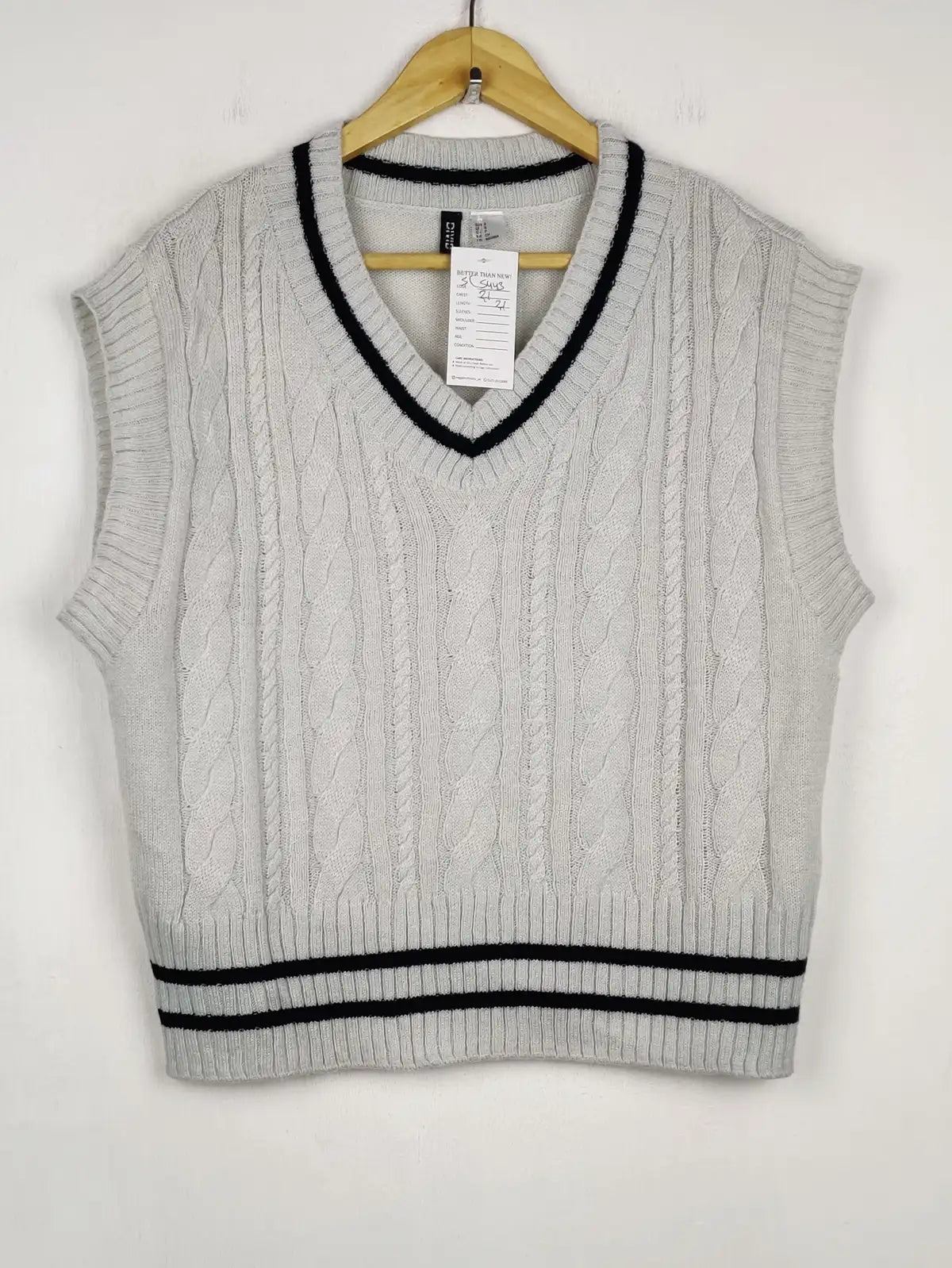 Buy online pre-used pre-loved 100% authentic & Original branded H&M (SL-5443) available in Pakistan. Top international brands avilable.