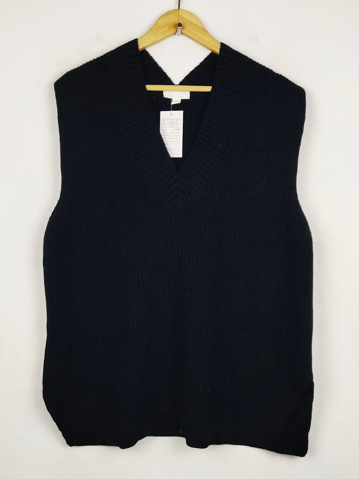 Buy online pre-used pre-loved 100% authentic & Original branded H&M (SL-5445) available in Pakistan. Top international brands avilable.