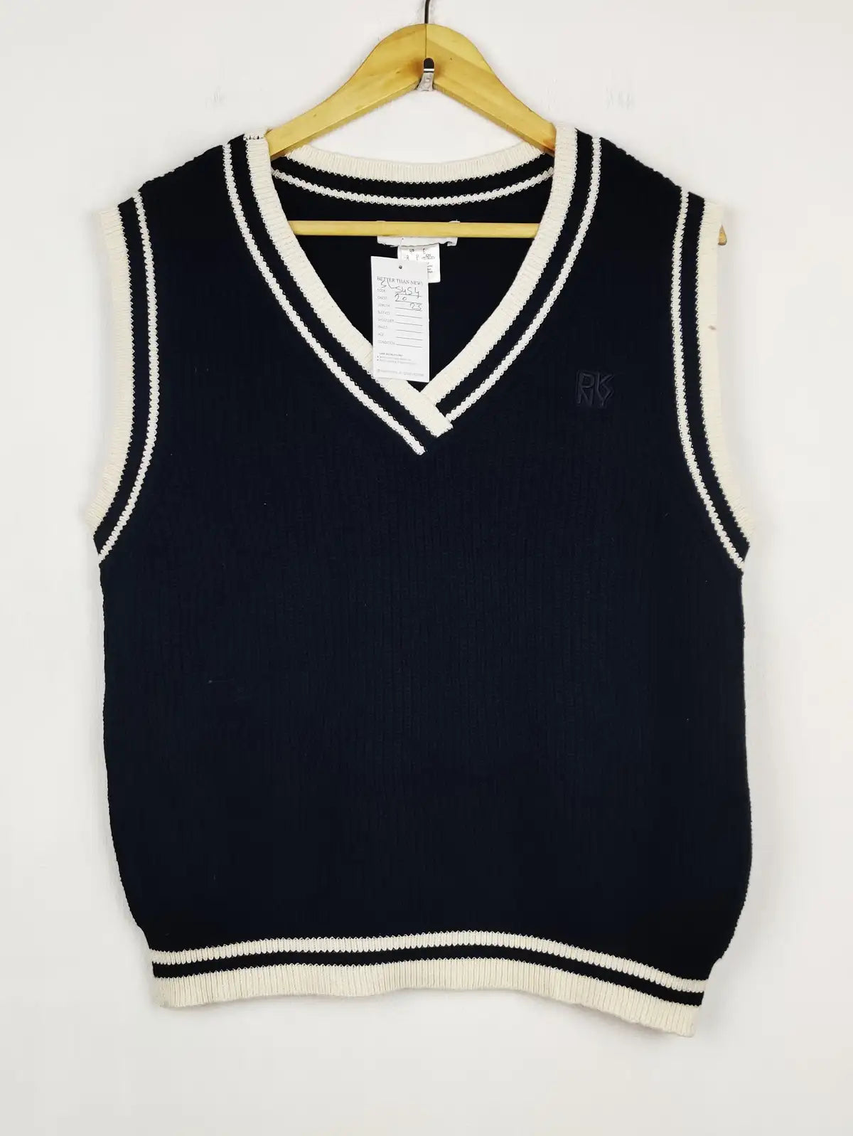 Buy online pre-used pre-loved 100% authentic & Original branded D.K.N.Y (SL-5454) available in Pakistan. Top international brands avilable.