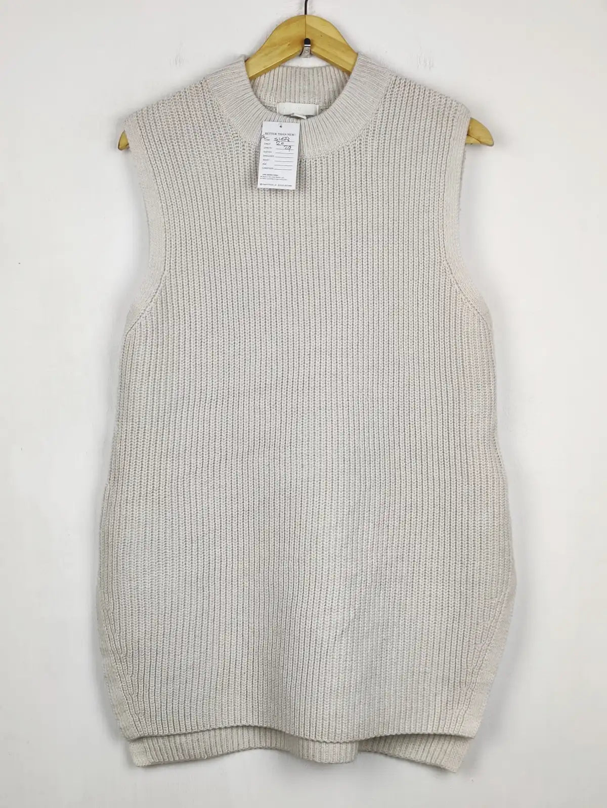 Buy online pre-used pre-loved 100% authentic & Original branded H&M (SL-5458) available in Pakistan. Top international brands avilable.
