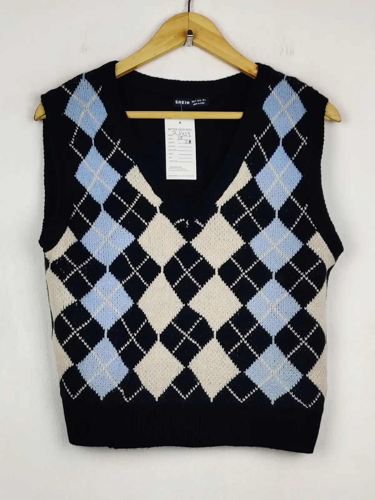 Buy online pre-used pre-loved 100% authentic & Original branded Shein (SL-5459) available in Pakistan. Top international brands avilable.