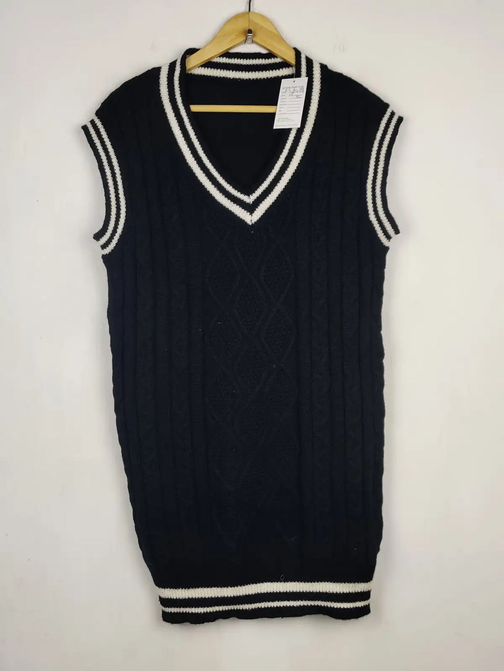 Buy online pre-used pre-loved 100% authentic & Original branded Shein (SL-5464) available in Pakistan. Top international brands avilable.