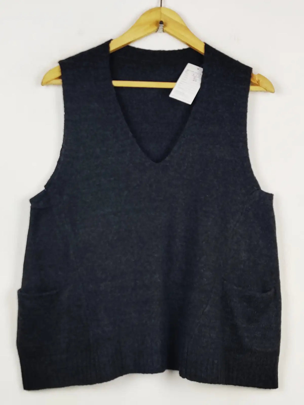 Buy online pre-used pre-loved 100% authentic & Original branded Shein (SL-5527) available in Pakistan. Top international brands avilable.