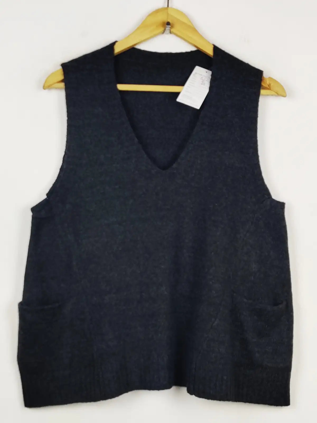 Buy online pre-used pre-loved 100% authentic & Original branded Shein (SL-5527) available in Pakistan. Top international brands avilable.