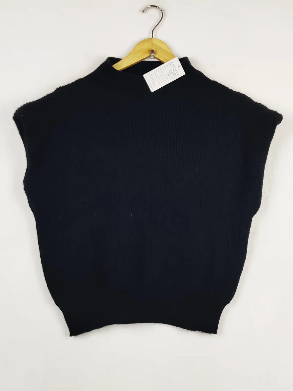Buy online pre-used pre-loved 100% authentic & Original branded Shein (SL-5535) available in Pakistan. Top international brands avilable.