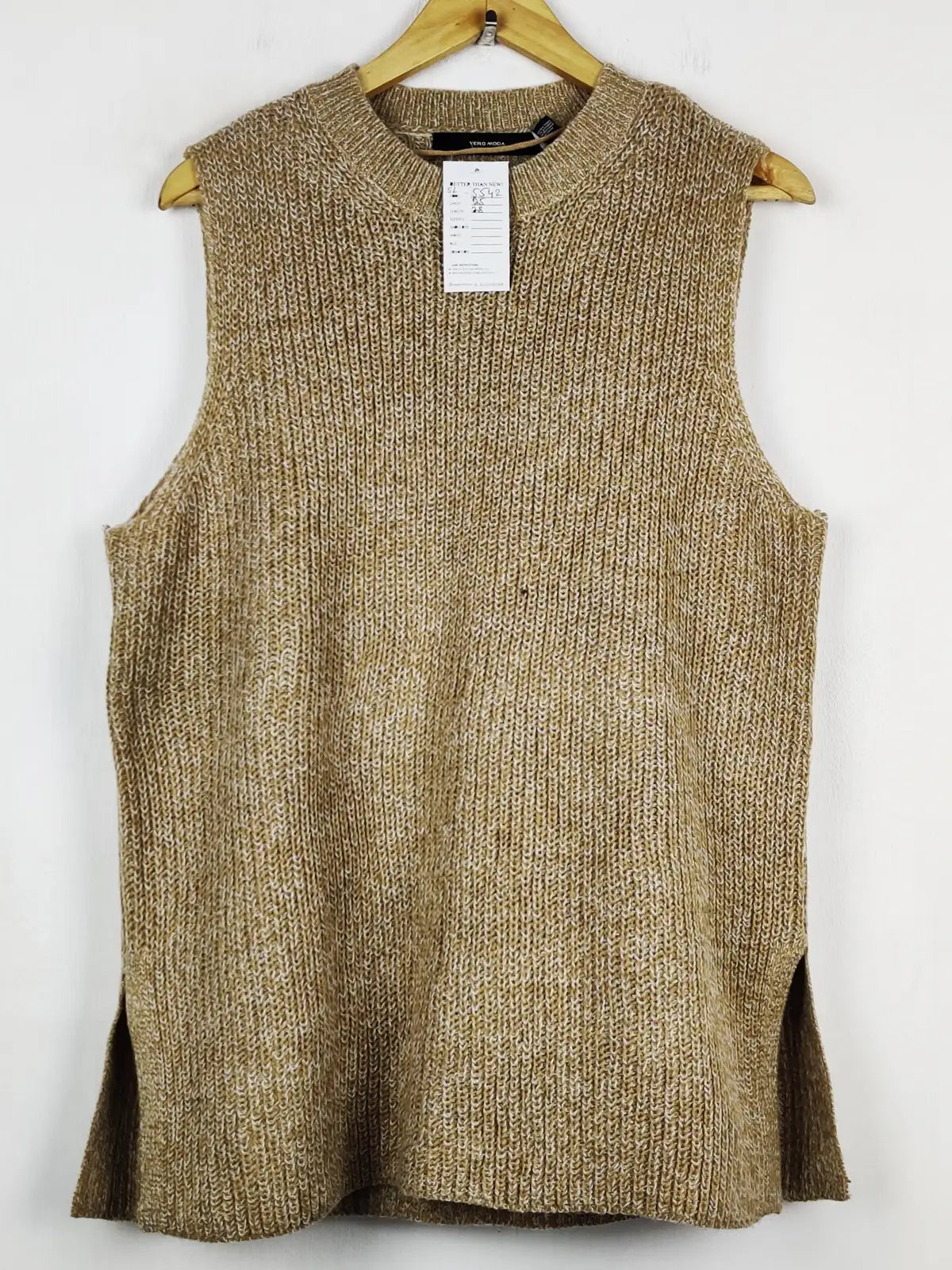 Buy online pre-used pre-loved 100% authentic & Original branded Vero Moda (SL-5542) available in Pakistan. Top international brands avilable.