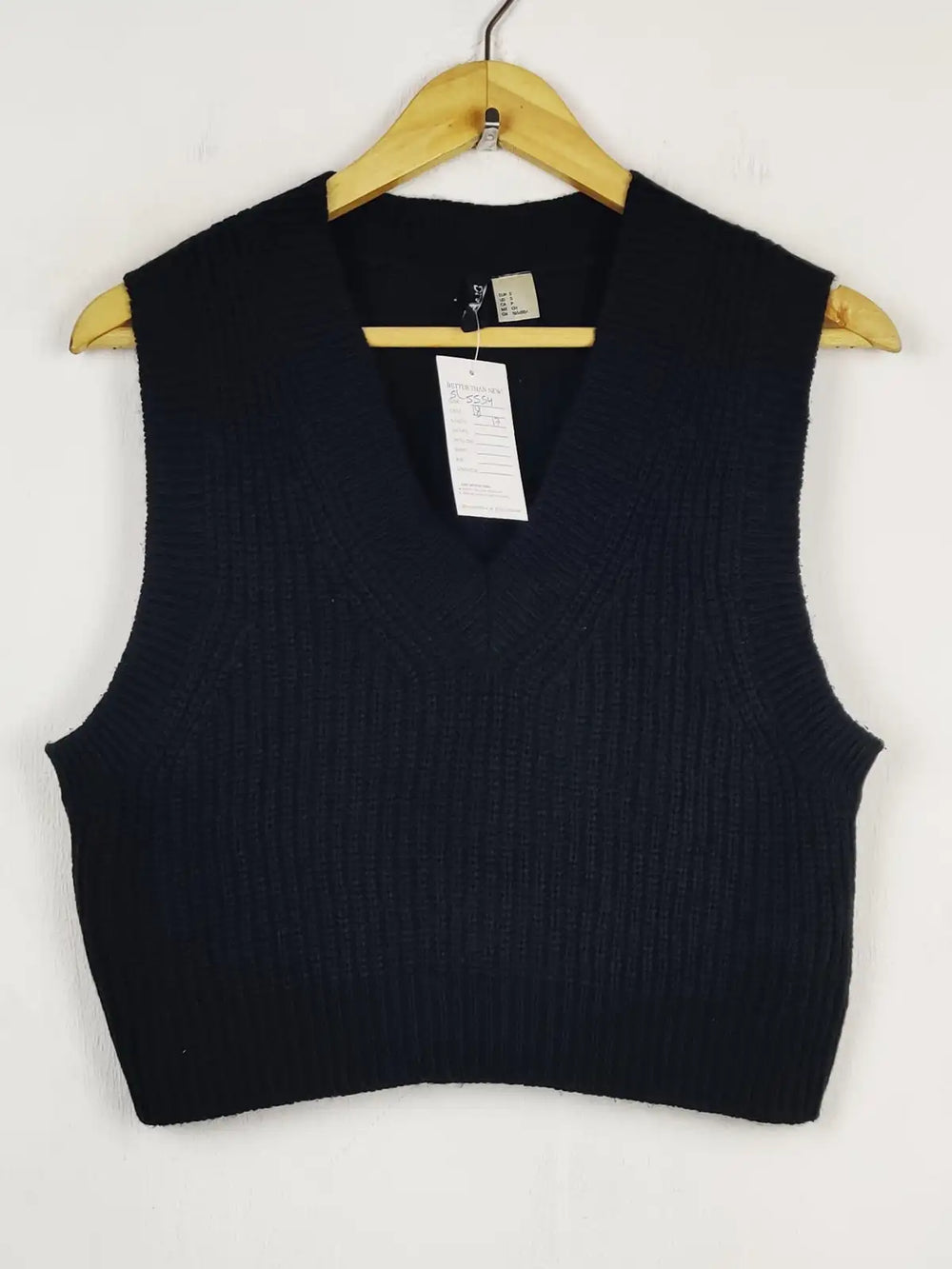 Buy online pre-used pre-loved 100% authentic & Original branded H&M (SL-5554) available in Pakistan. Top international brands avilable.