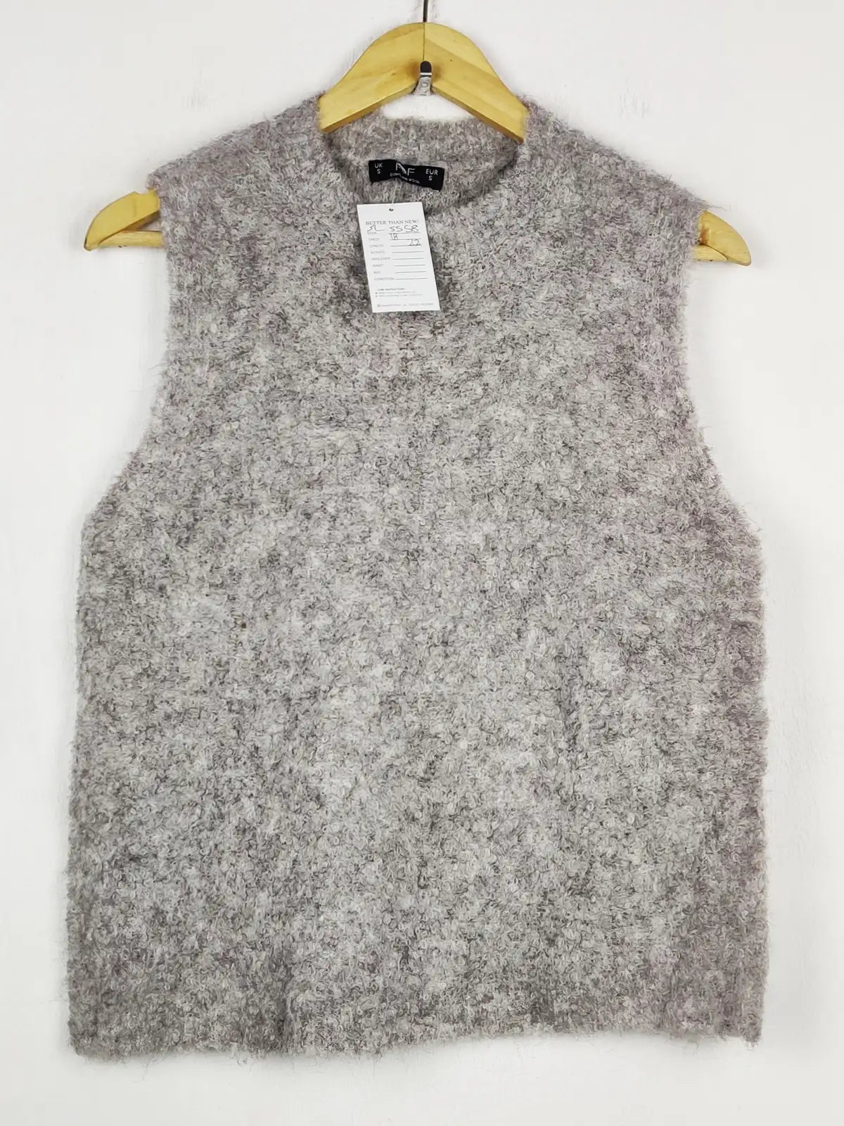 Buy online pre-used pre-loved 100% authentic & Original branded F&F (SL-5558) available in Pakistan. Top international brands avilable.
