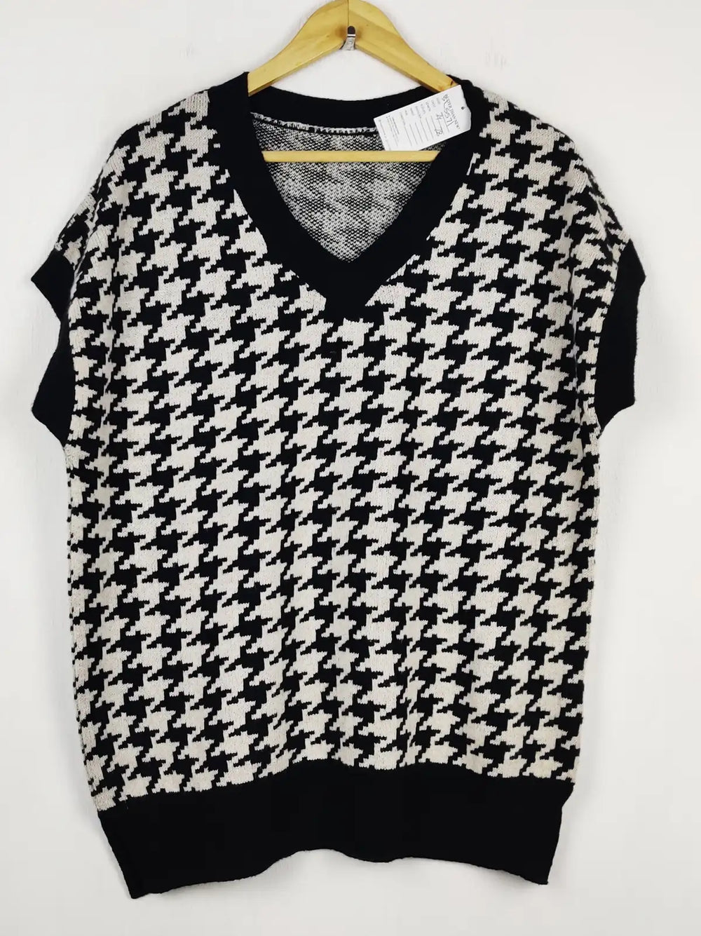 Buy online pre-used pre-loved 100% authentic & Original branded F&F (SL-5571) available in Pakistan. Top international brands avilable.