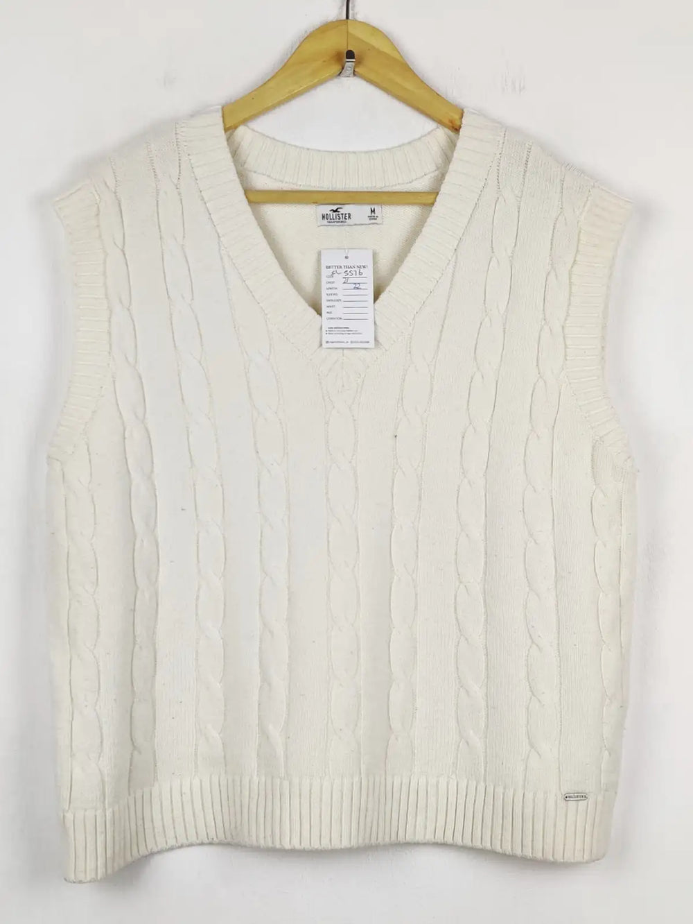 Buy online pre-used pre-loved 100% authentic & Original branded Hollister (SL-5576) available in Pakistan. Top international brands avilable.
